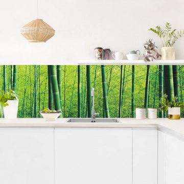 Bilderdepot24 Küchenrückwand grün dekor 3D-Optik Bäume Wald Natur Bambuswald Wandverkleidung Küche, (1-tlg., Nischenrückwand - für Fliesenspiegel ohne Bohren - matt), Spritzschutz Rückwand Küche Herd - Folie selbstklebend versch. Größen