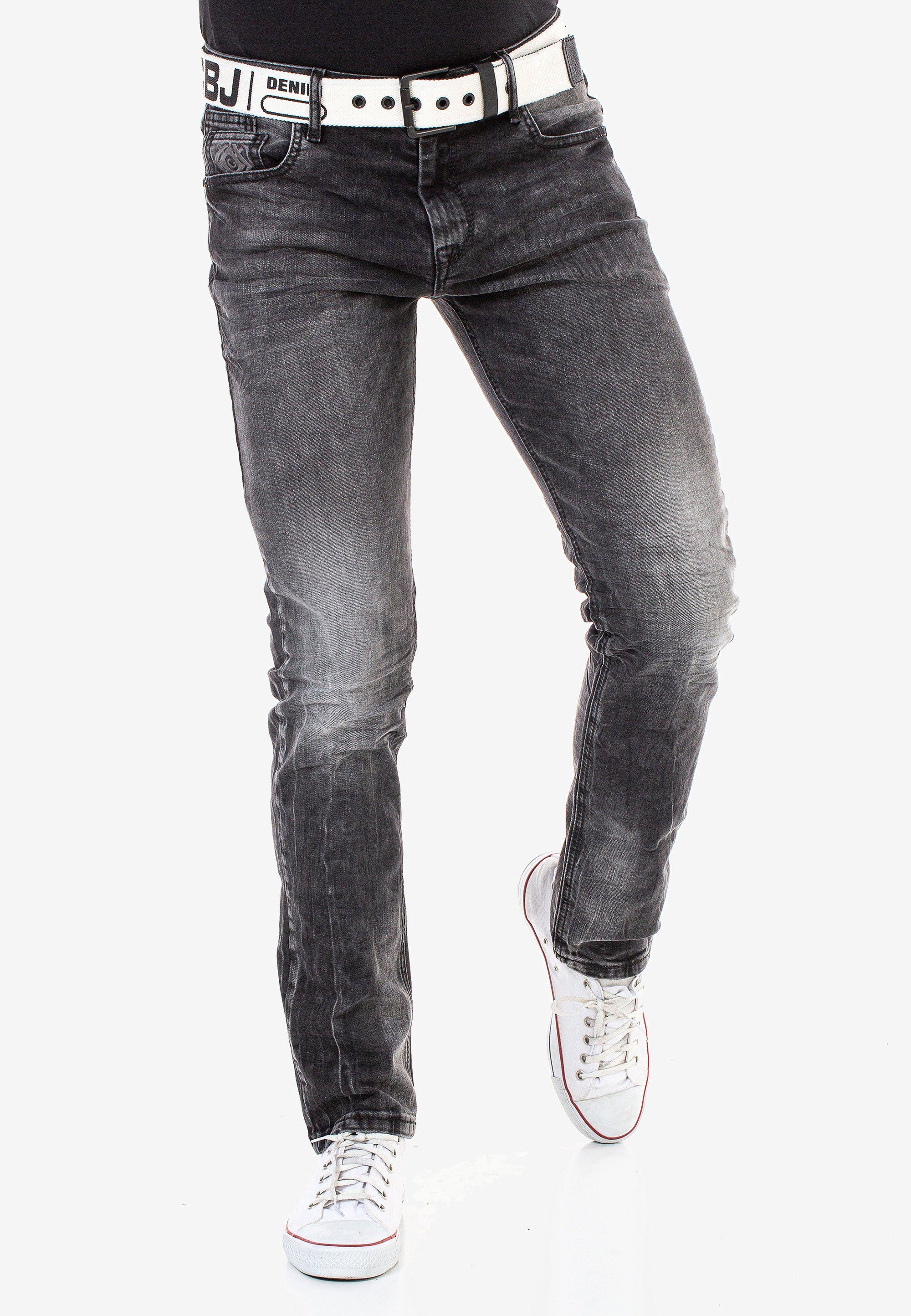 Cipo & Baxx Straight-Jeans im klassischen 5-Pocket-Stil | Straight-Fit Jeans
