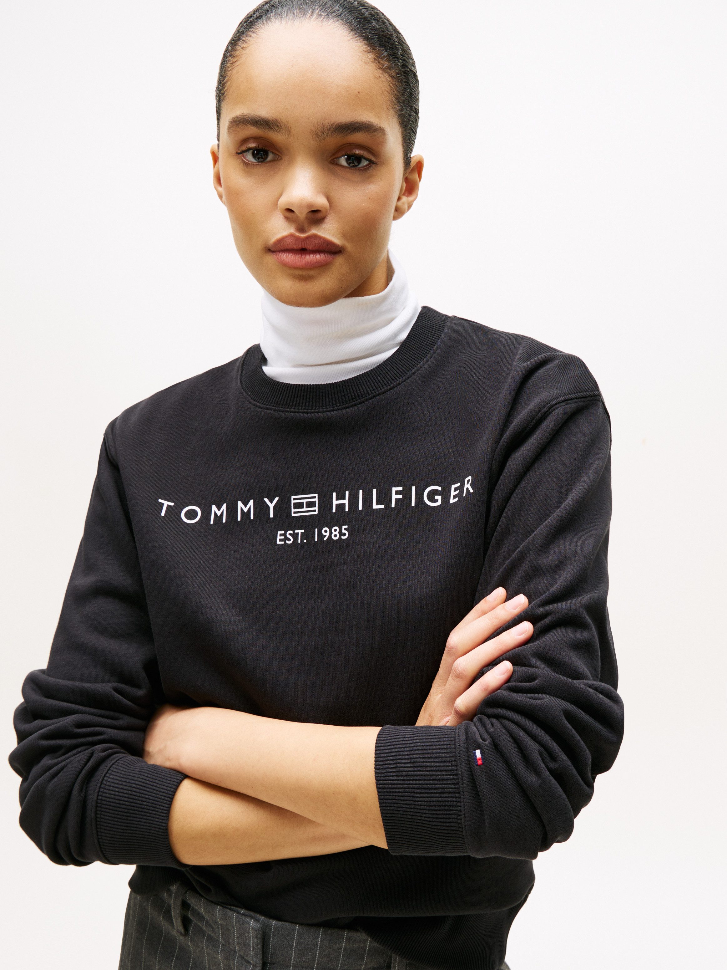 Tommy Hilfiger Sweatshirt MDRN REG CORP LOGO C-NK SWTSHRT mit Logoschriftzug