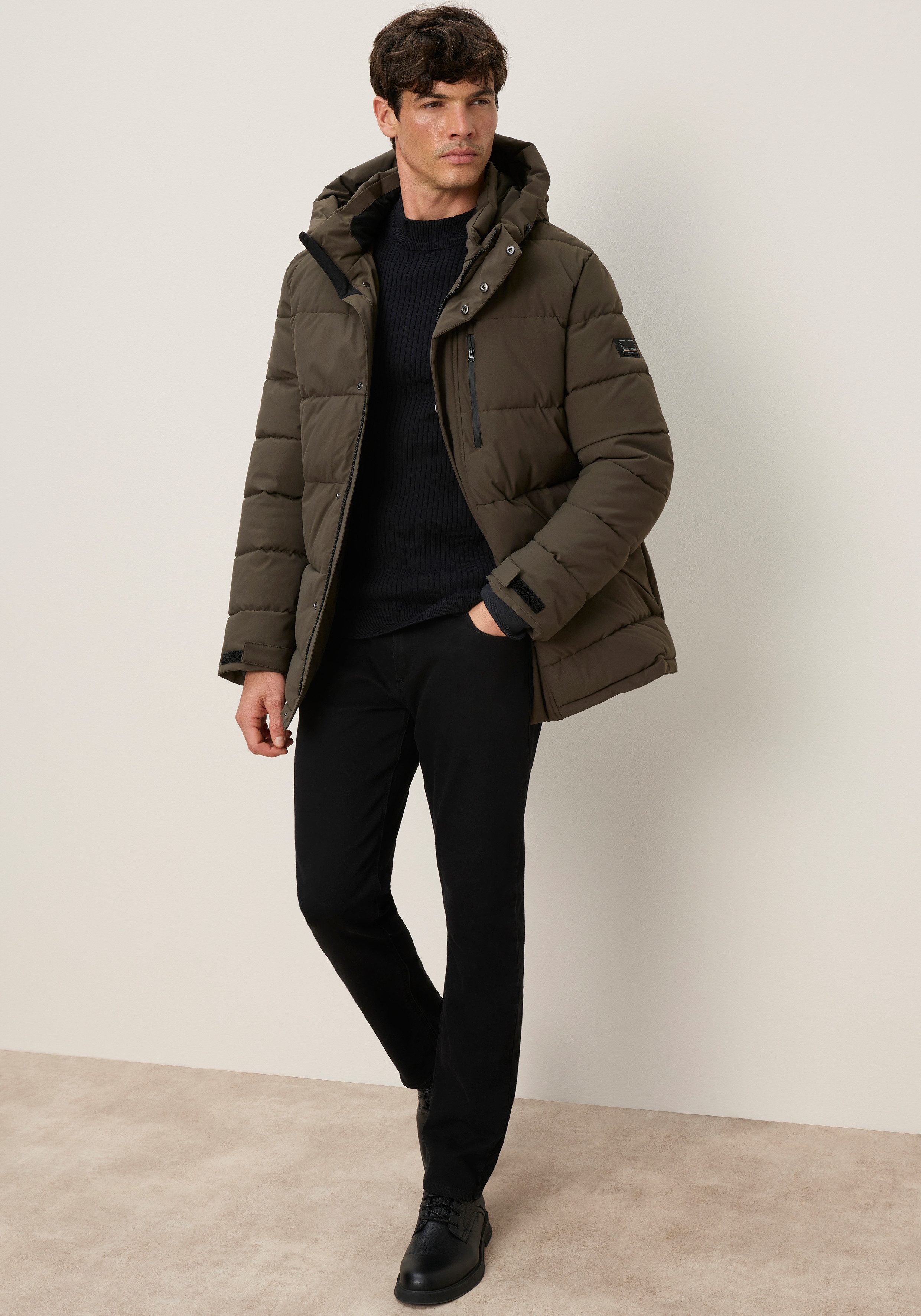 Zum Outfit 7