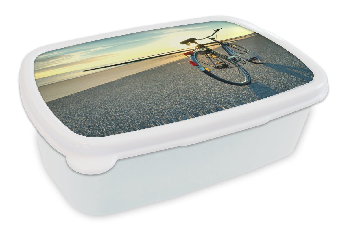 MuchoWow Lunchbox Nordsee - Fahrrad - Sonnenuntergang, Kunststoff, (2-tlg), Brotbox für Kinder und Erwachsene, Brotdose, für Jungs und Mädchen weiß