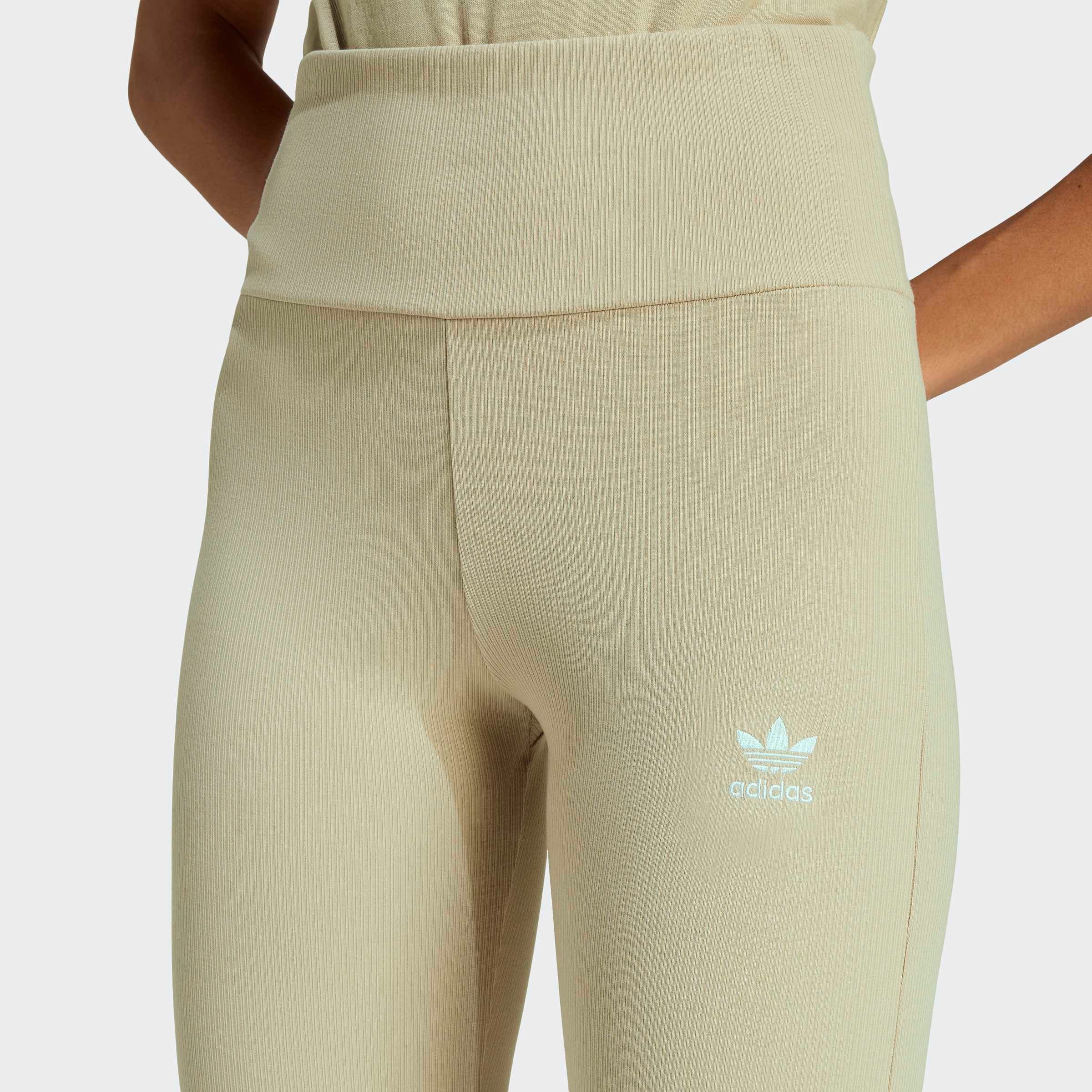 adidas Originals Leggings ESSENTIALS RIB FLARED mit ausgestelltem Bein, in Ripp-Optik, eng anliegende Passform – Bild 4 von 5
