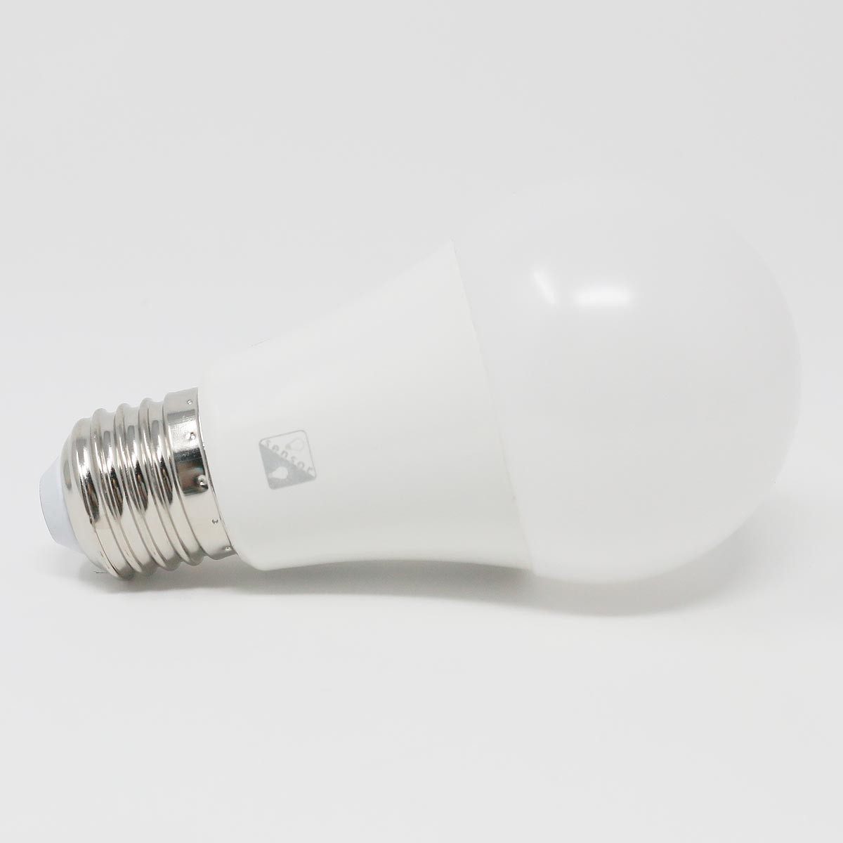 STAR TRADING LED-Leuchtmittel E27 LED Birne mit Dämmerungssensor ww 1055lm 9,6W, warmweiß