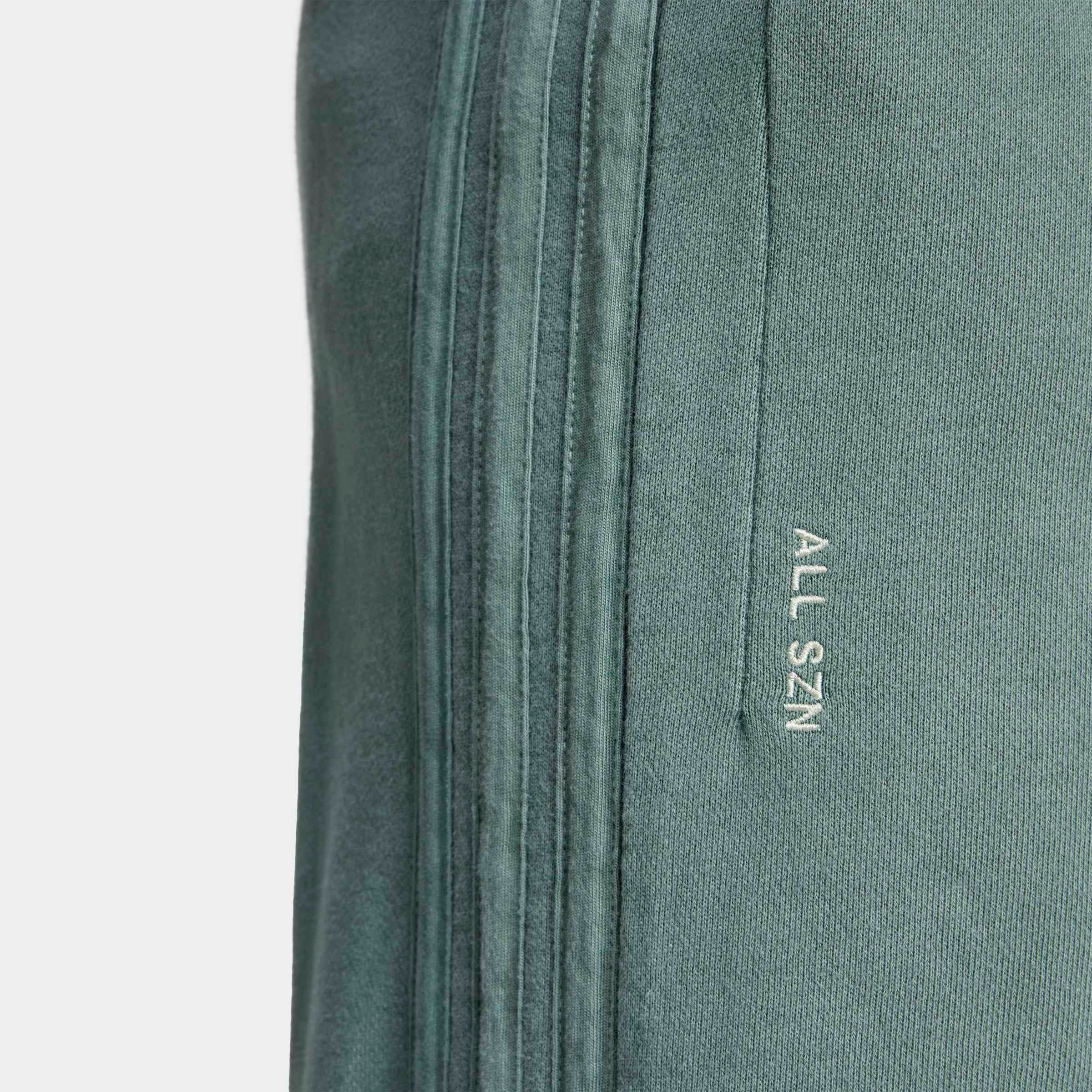 adidas Sportswear Sporthose M A SZN W FT PT (1-tlg) mit gesticktem 3-Streifen-Logo, aus French Terry