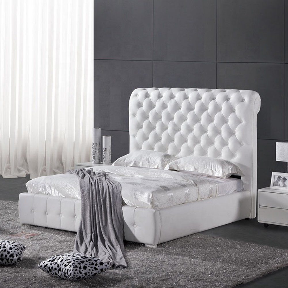 Polsterbett Klassisches Schlafzimmerbett im Chesterfield-Stil aus Leder und Textil