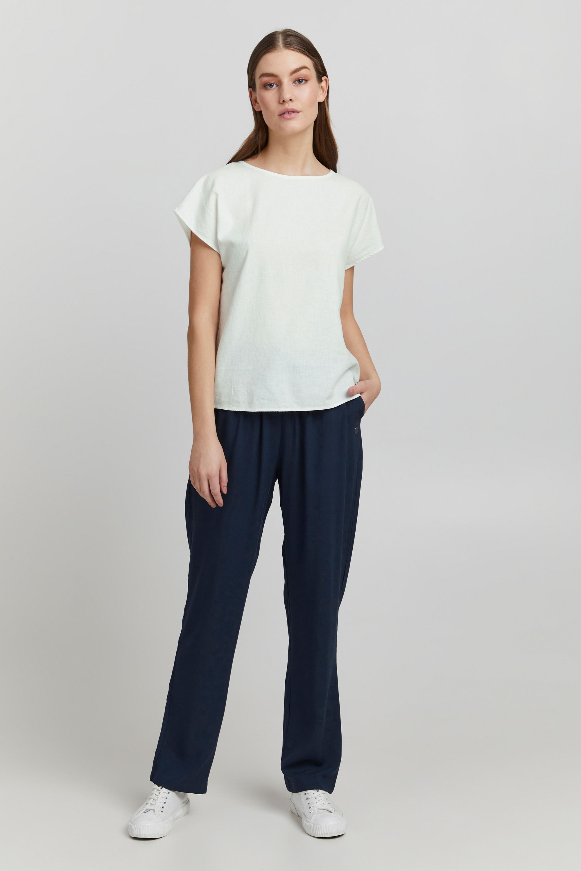 OXMO Kurzarmbluse OXArnora Angenehmes Blusenshirt aus Leinenmix