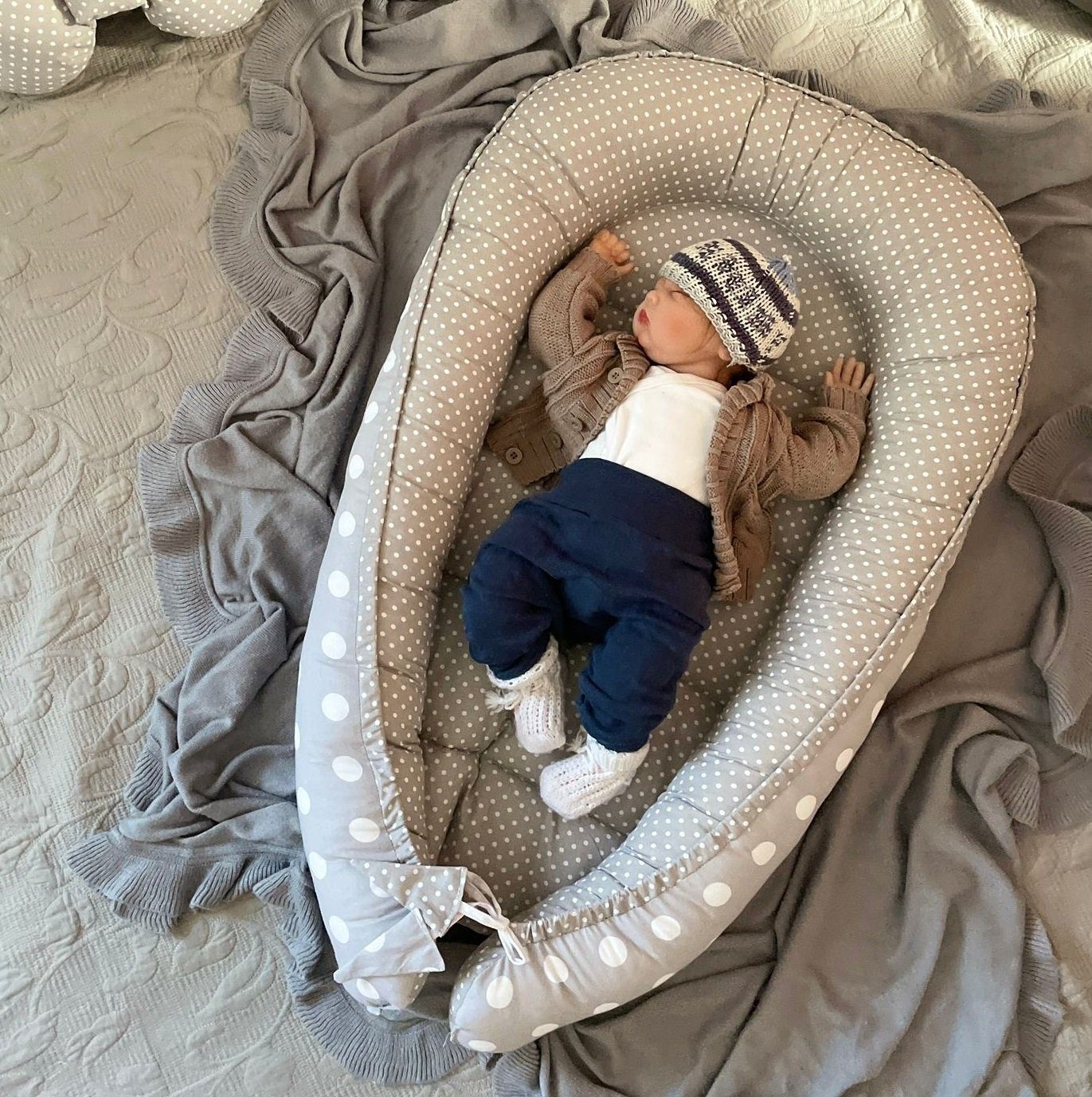 Loolay Bettnestchen Punkte/ Mini Pünktchen GRAU BAUMWOLLE Nestchen SETS, (SOLO oder im SETS, Neugeborene Babyaustattung Geschenk Reisebett Kuschelnest), 100% Europäische Stoffe und Kleinserien-Nähen!