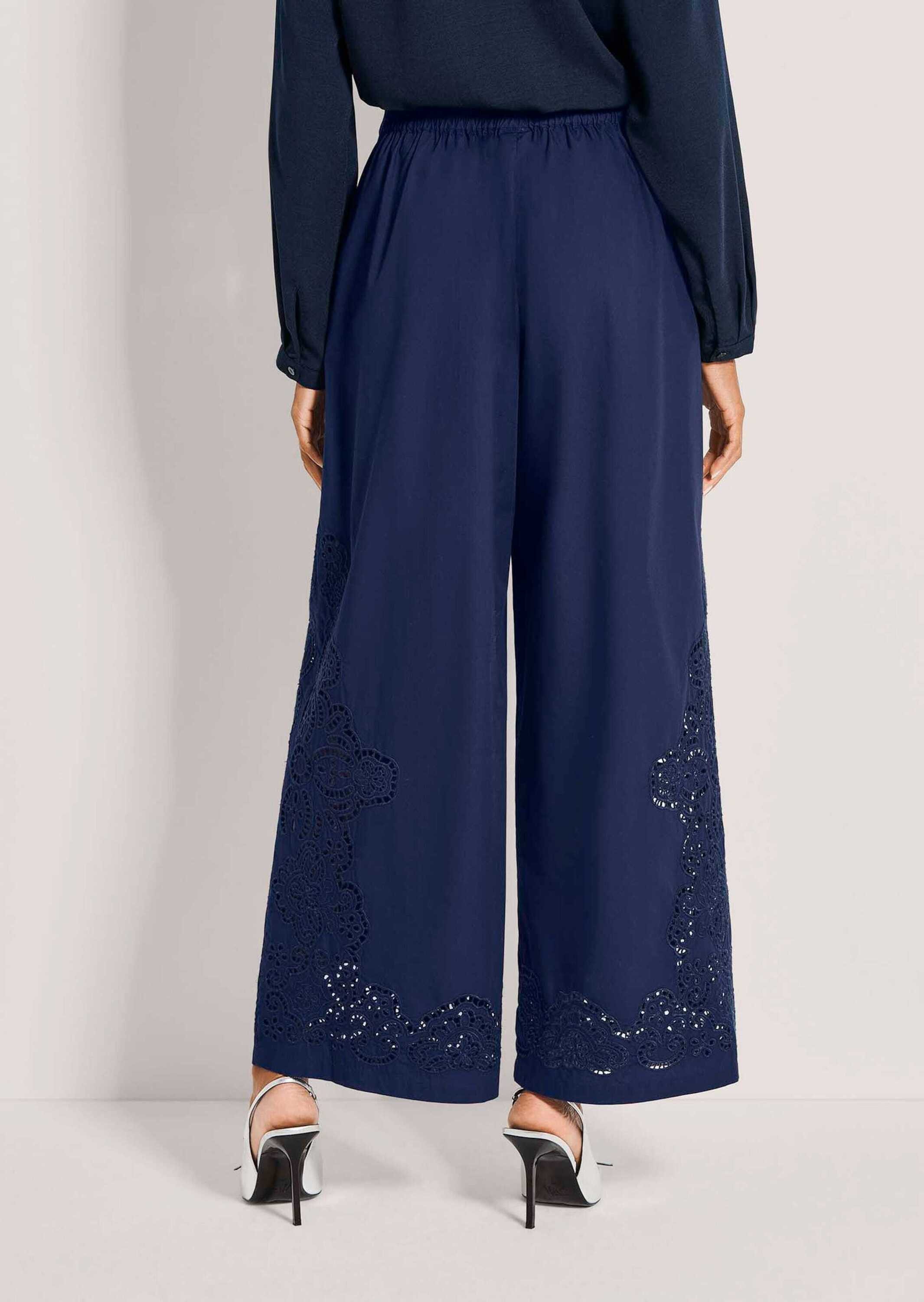 MADELEINE Culotte Sommerhose mit Lochstickerei Stoffhose mit Formbund, Bundfalten, Nahttaschen und Knöchellänge