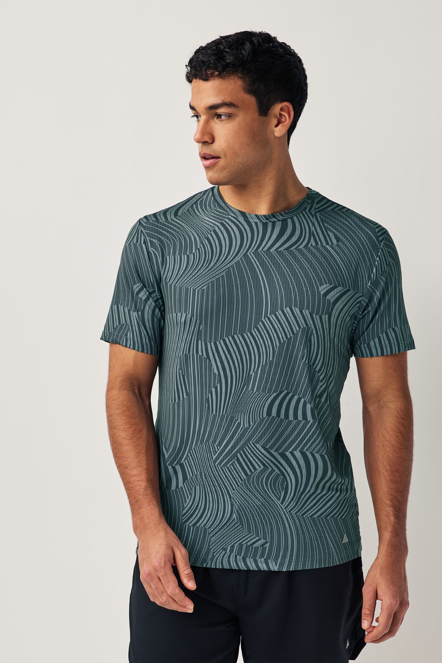 Next Trainingsshirt Sportshirt mit Aufdruck (1-tlg) günstig online kaufen