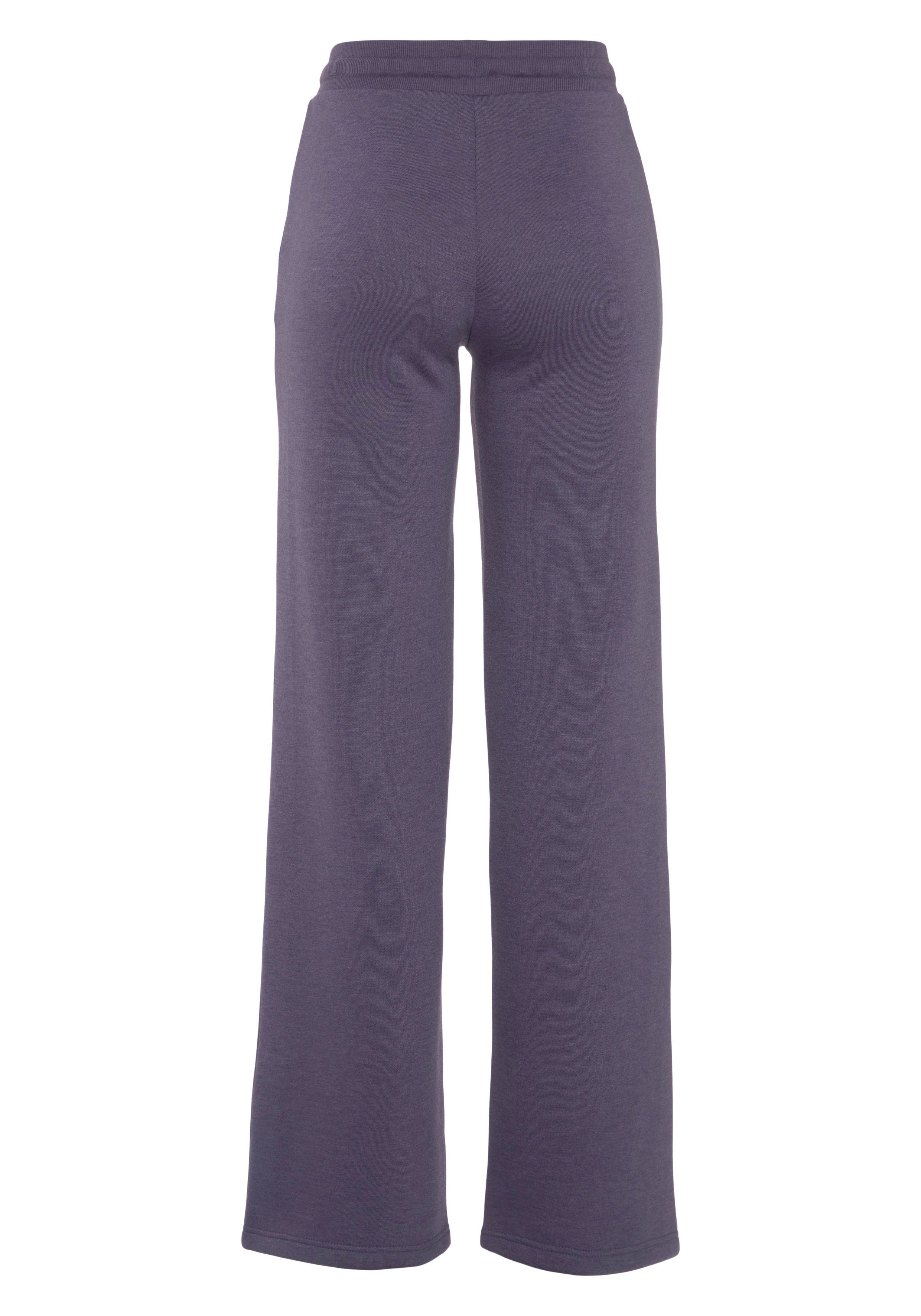 Vivance Relaxhose mit weitem Bein und aus ultraweicher Sweatqualität, Loungewear