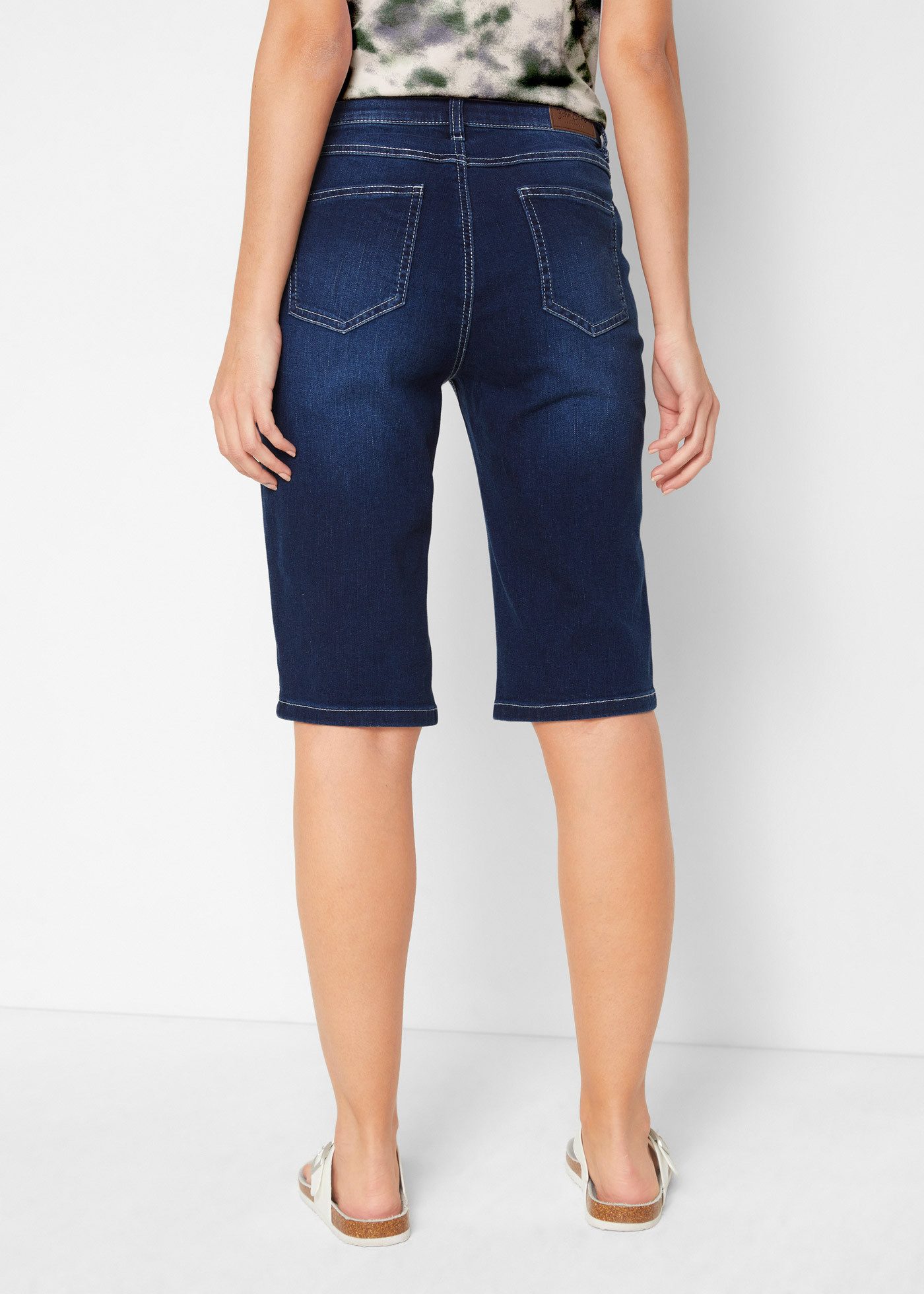 bonprix Straight-Jeans Slim fit Passform, aus Baumwollmischung, mit Eingrifftaschen