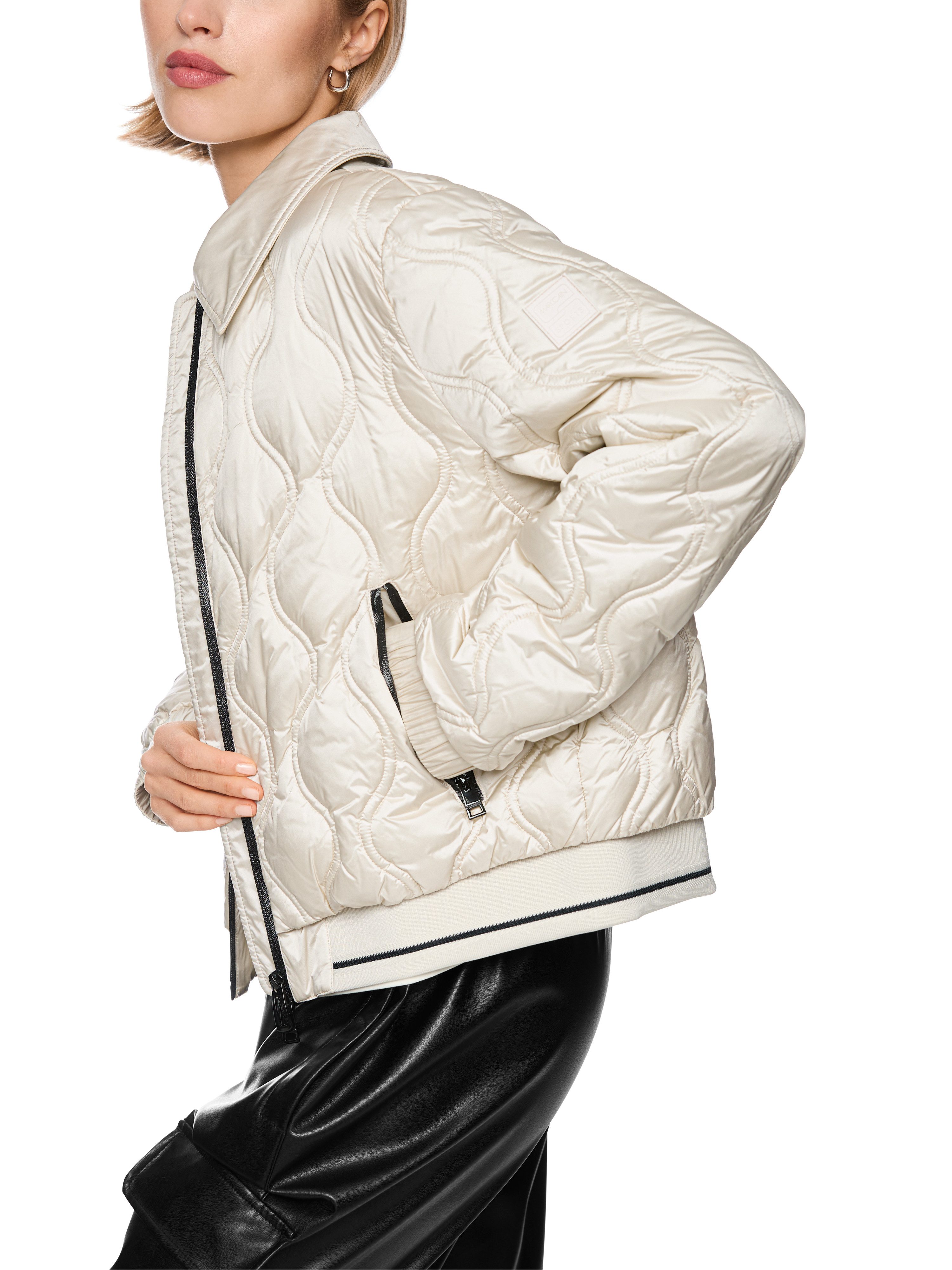 Marc Cain Steppjacke Golden Hour Premium Damenmode mit Kontrastdetails