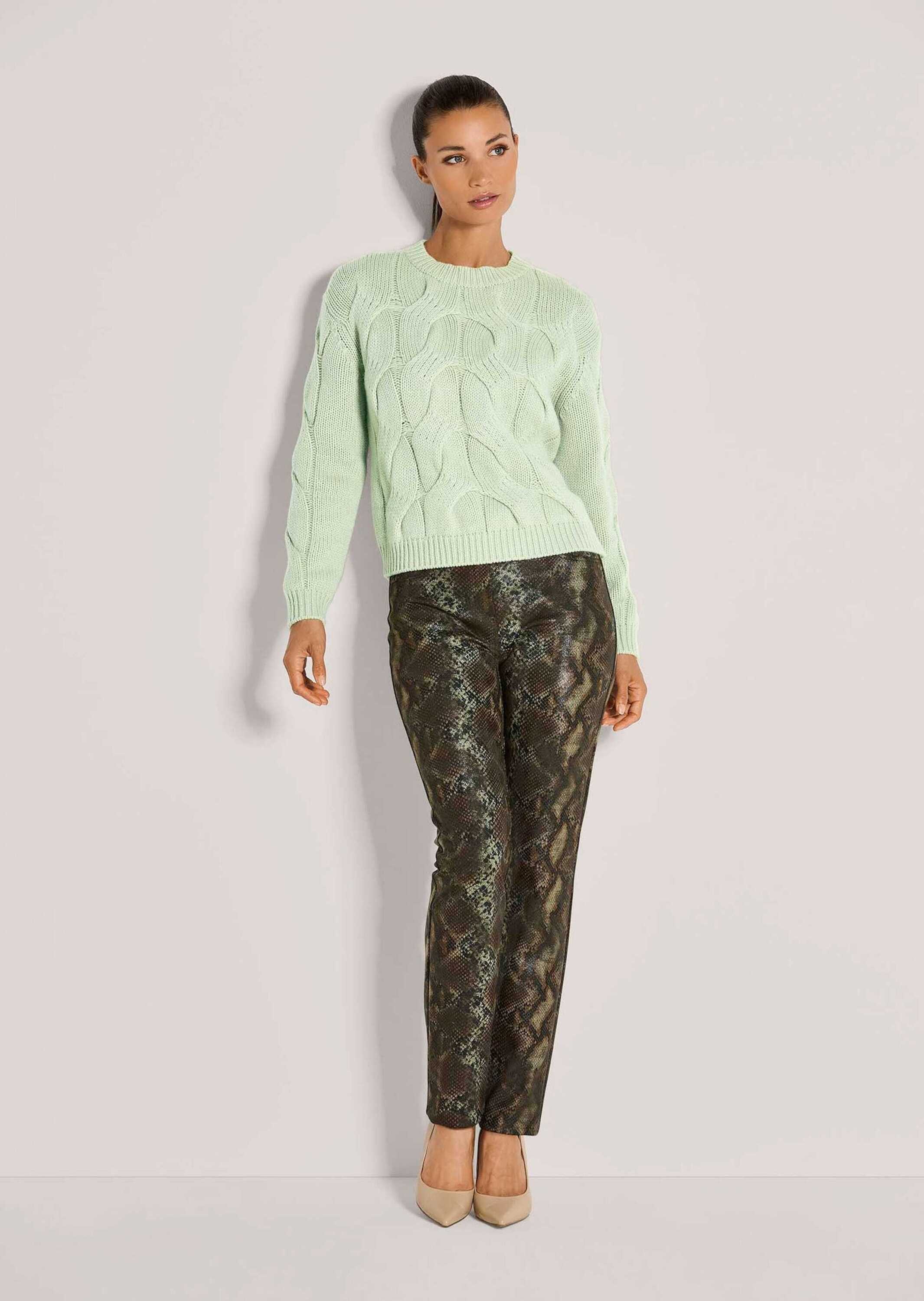 MADELEINE Strickpullover Moderner Wollpullover mit Zopfmuster Herbstsweater mit Rundhals und Langarm