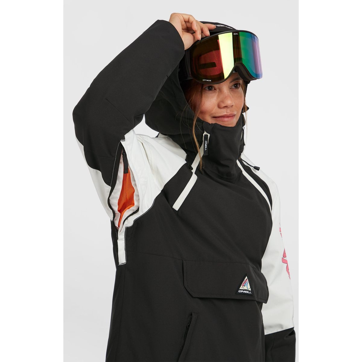 O'Neill Skijacke Fwc'play Asymmetric Snow Jacket Stilvolle Damen-Skijacke mit innovativer Technologie und nachhaltiger