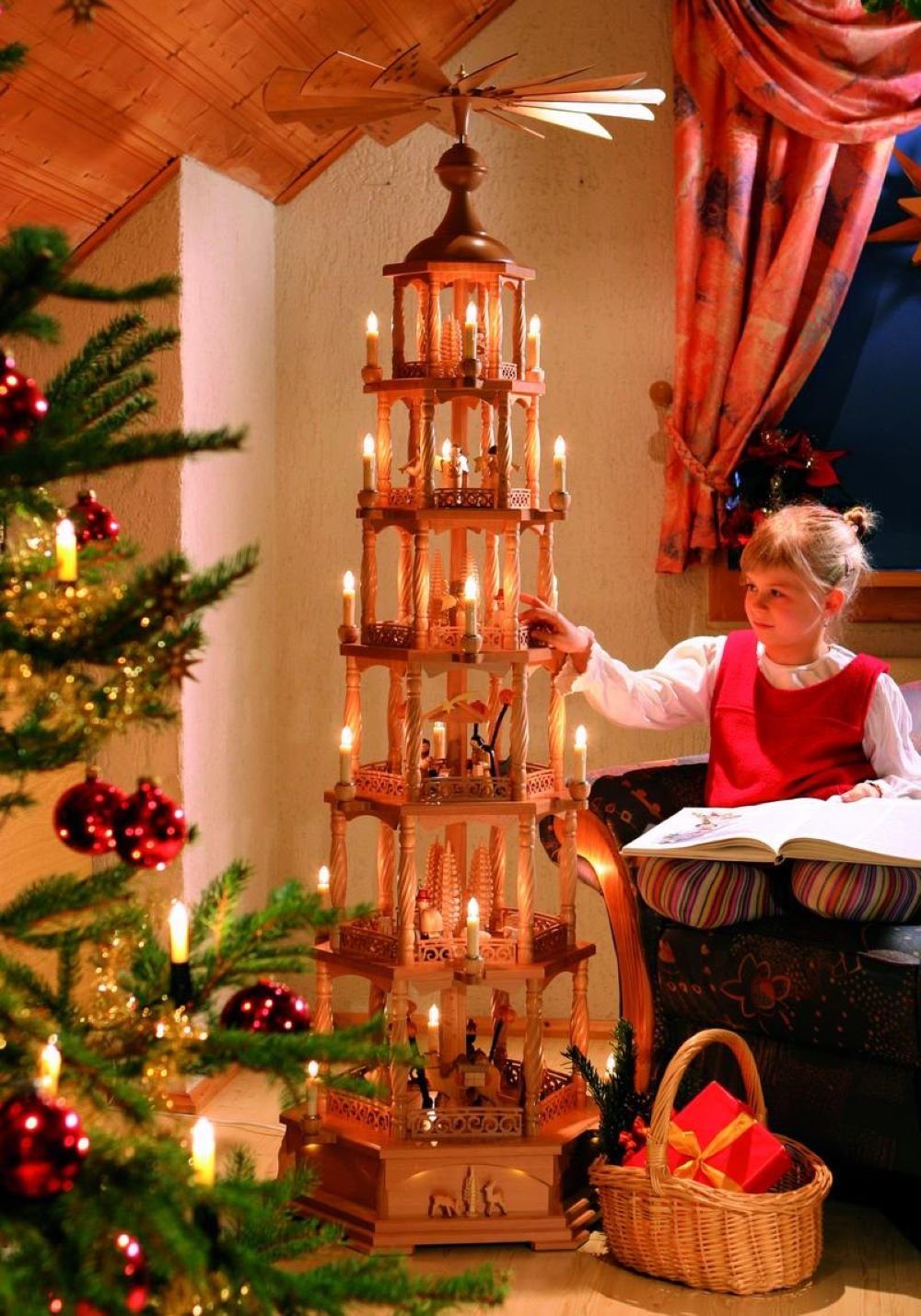 Richard Glaesser Weihnachtspyramide Christi Geburt natur, elektrisch beleuchtet und betrieben, Höhe 165cm, Handwerkskunst original Erzgebirge