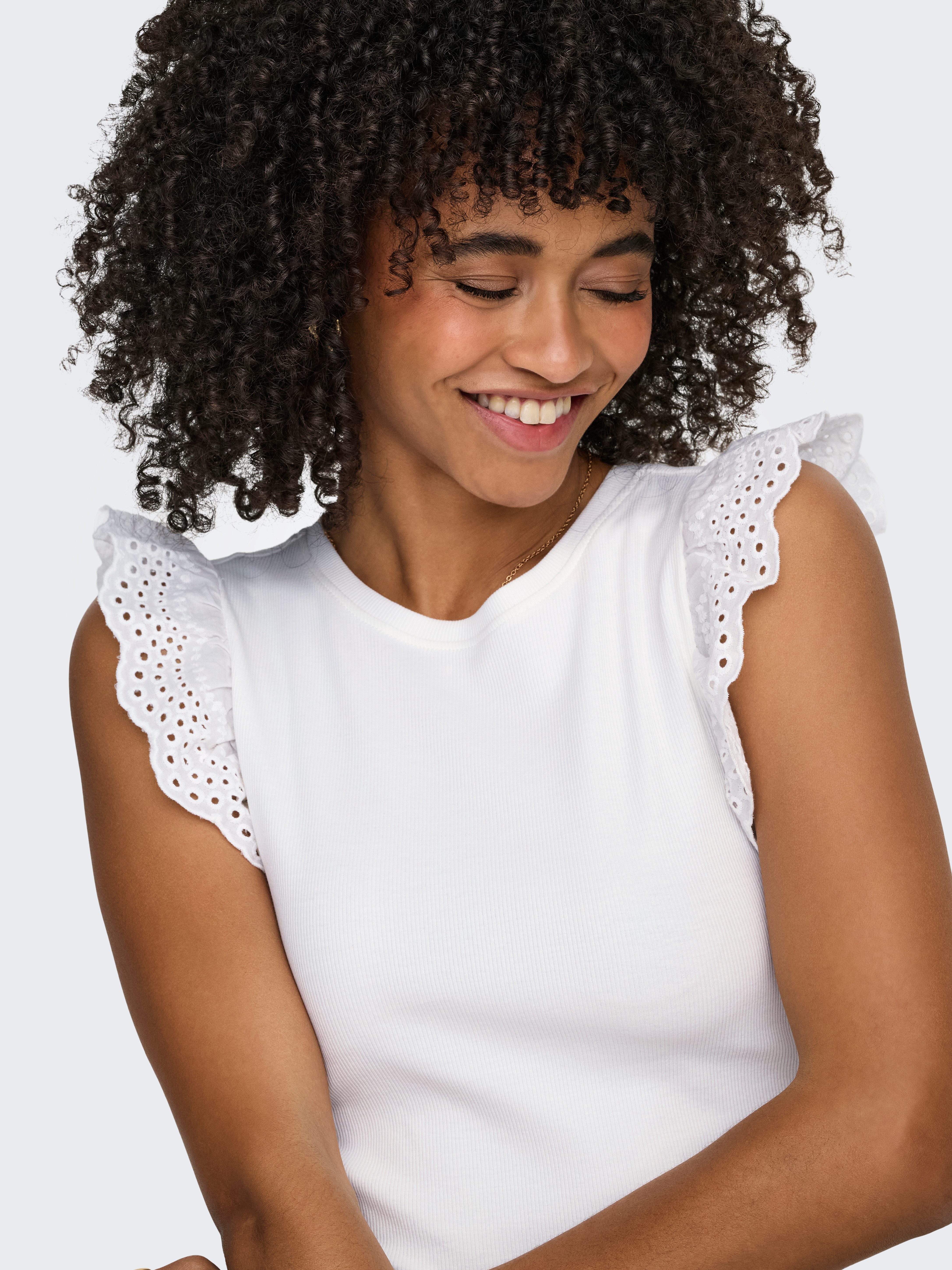 ONLY Rüschentop ONLMATHILDA S/L LACE DETAIL TOP JRS NOOS Baumwollmischung, regular fit, Rundhals