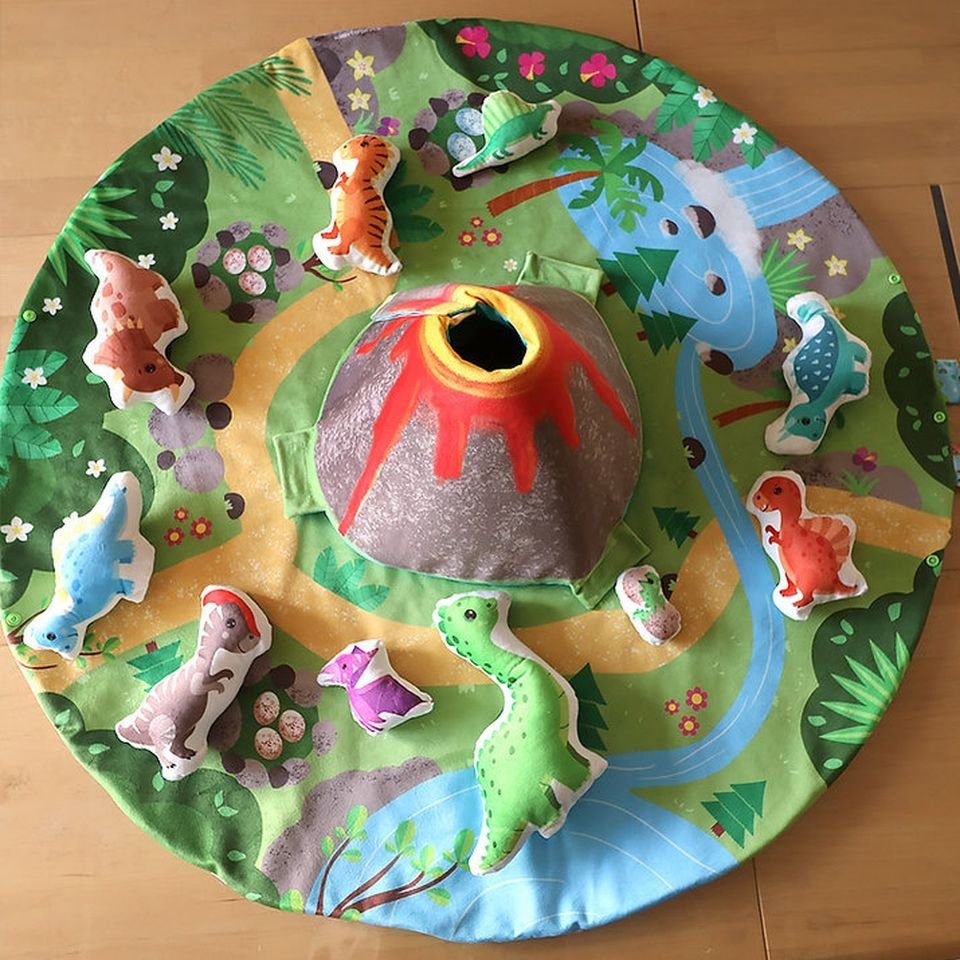 Kidifabrics Dino-Spielteppich Kreativset mit inkl. Nähset Nähanleitung Figuren,