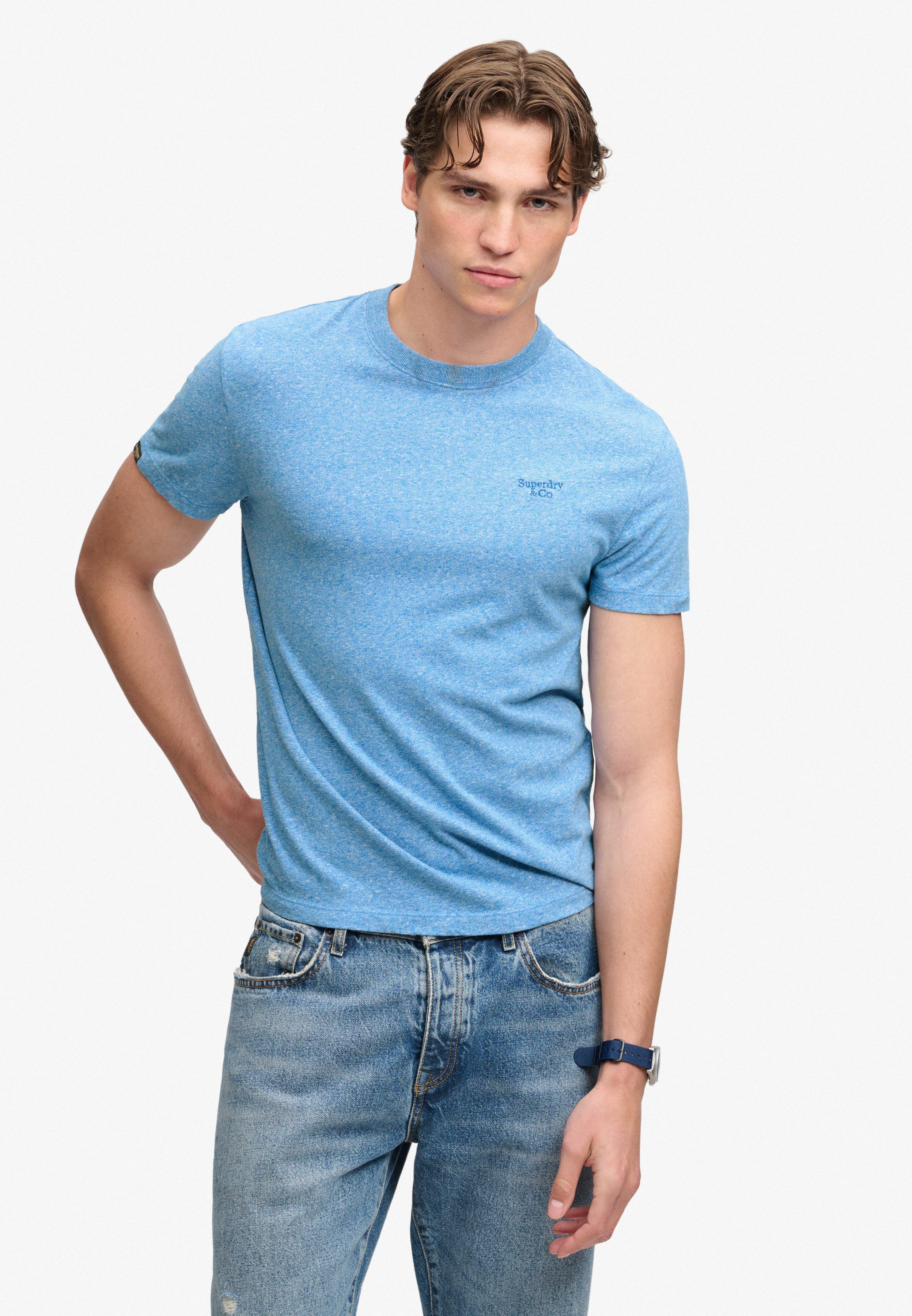 Superdry Rundhalsshirt ESSENTIAL SERIF LOGO EMB TEE Baumwolle, regular fit
