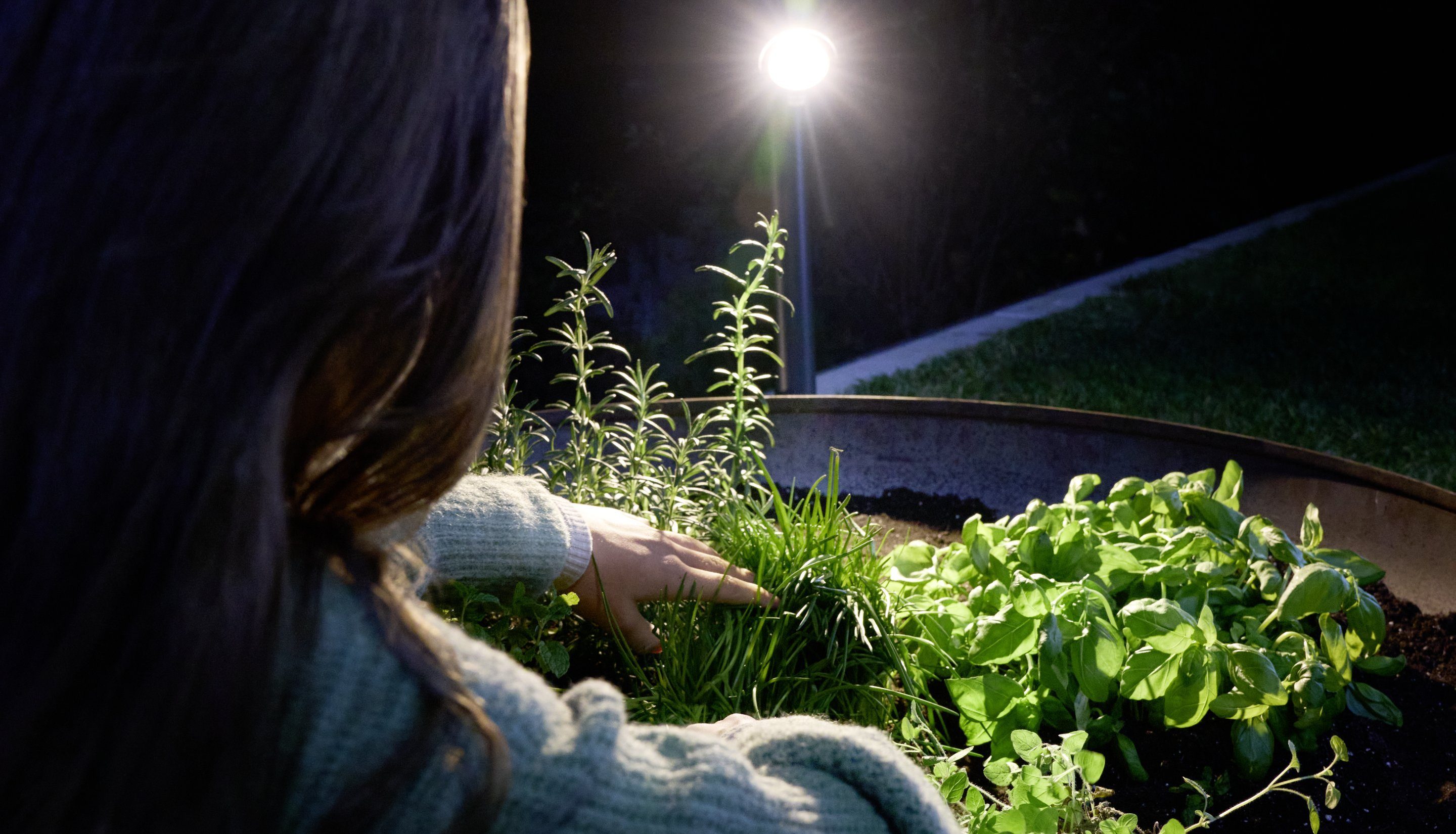 steinel LED Gartenleuchte Spot Garden, mit Dämmerungssensor, LED wechselbar, Warmweiß, Wegeleuchte, 6,7W, 3000K
