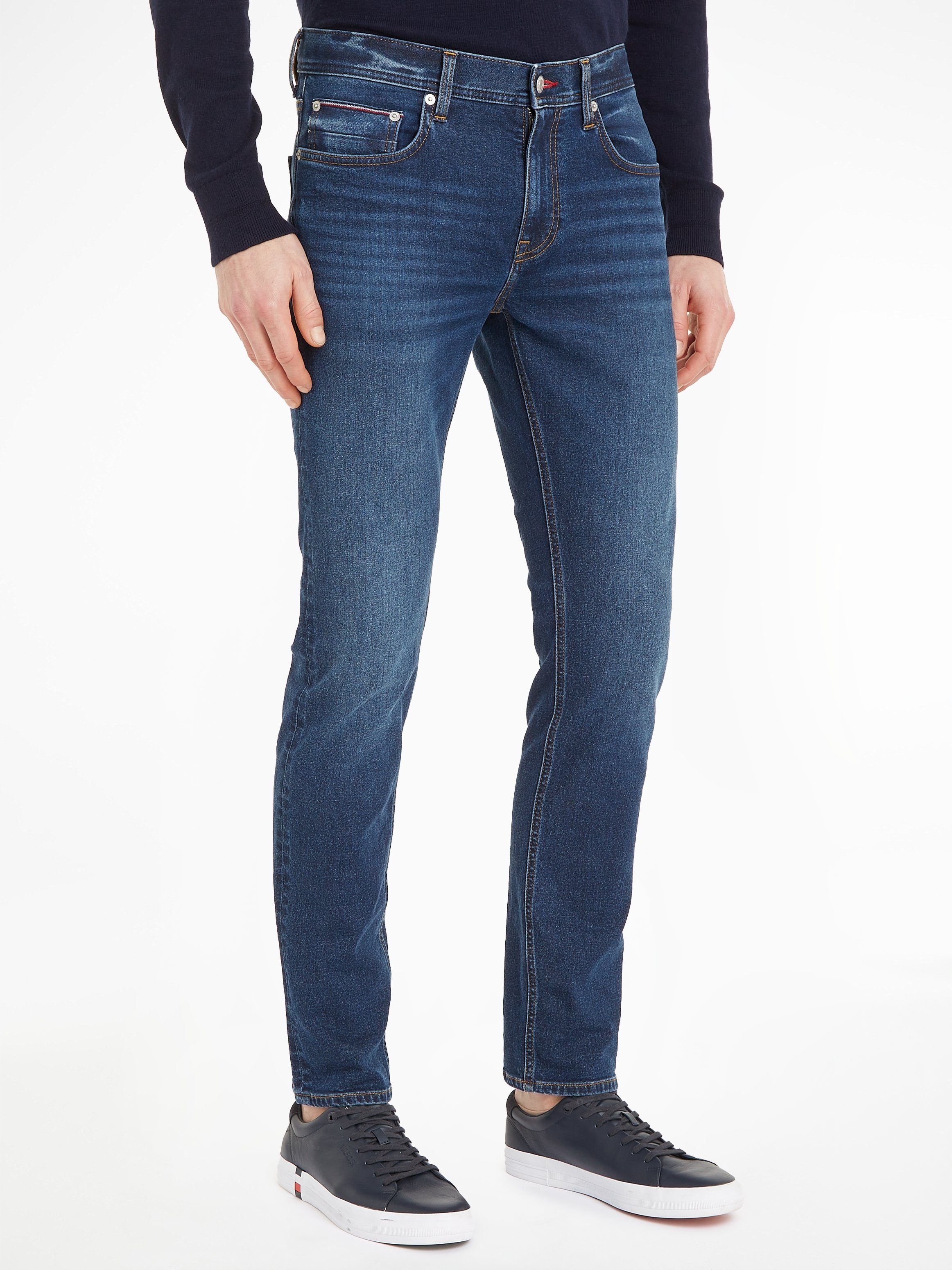 Tommy Hilfiger Straight-Jeans STRAIGHT DENTON STR CHARLES BLUE mit Tommy Hilfiger Leder-Batch am hinteren Bundabschluss Denim 1BX