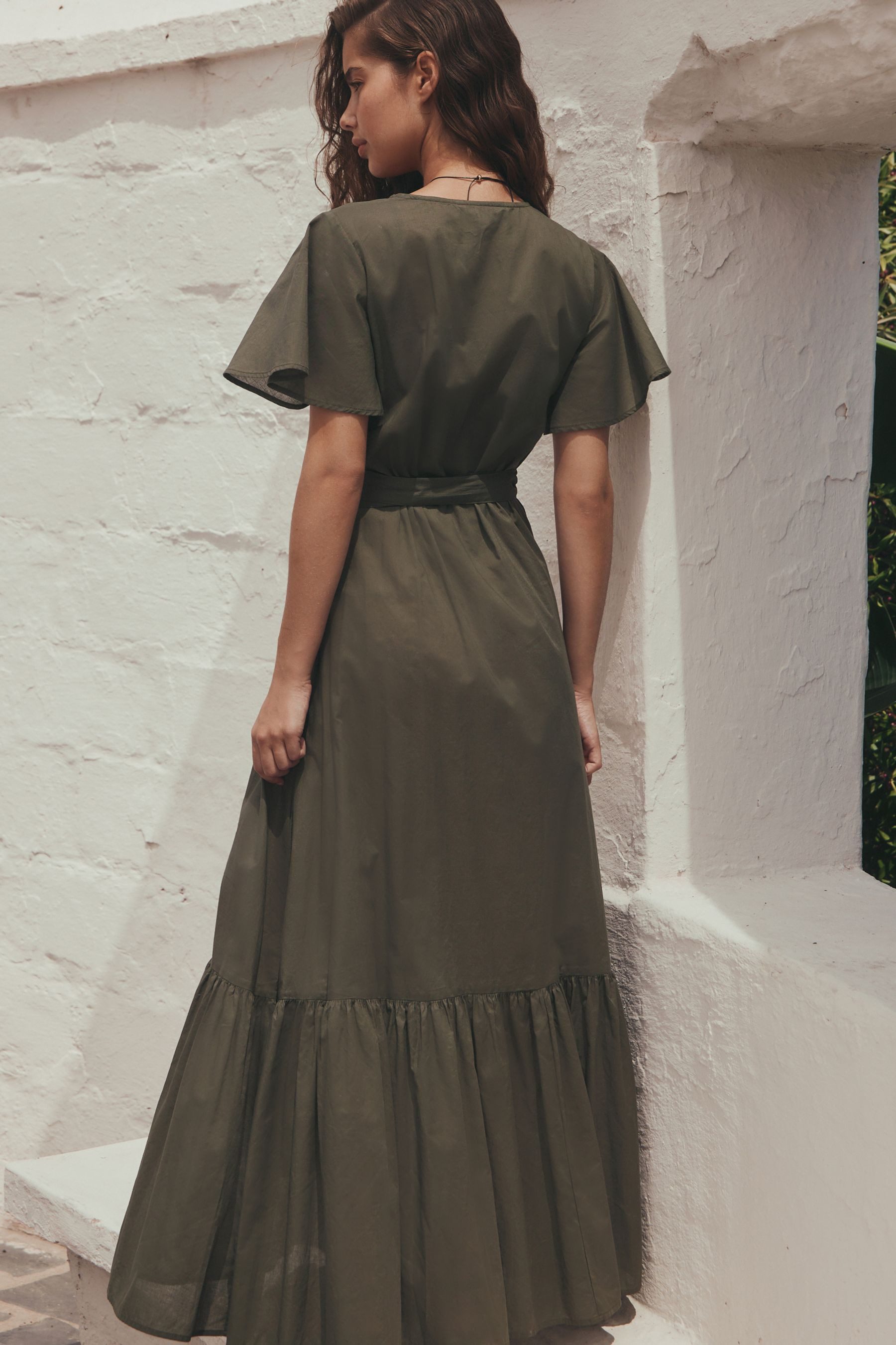 Next Wickelkleid Maxikleid in Wickeloptik mit Flatterärmeln (1-tlg) günstig online kaufen