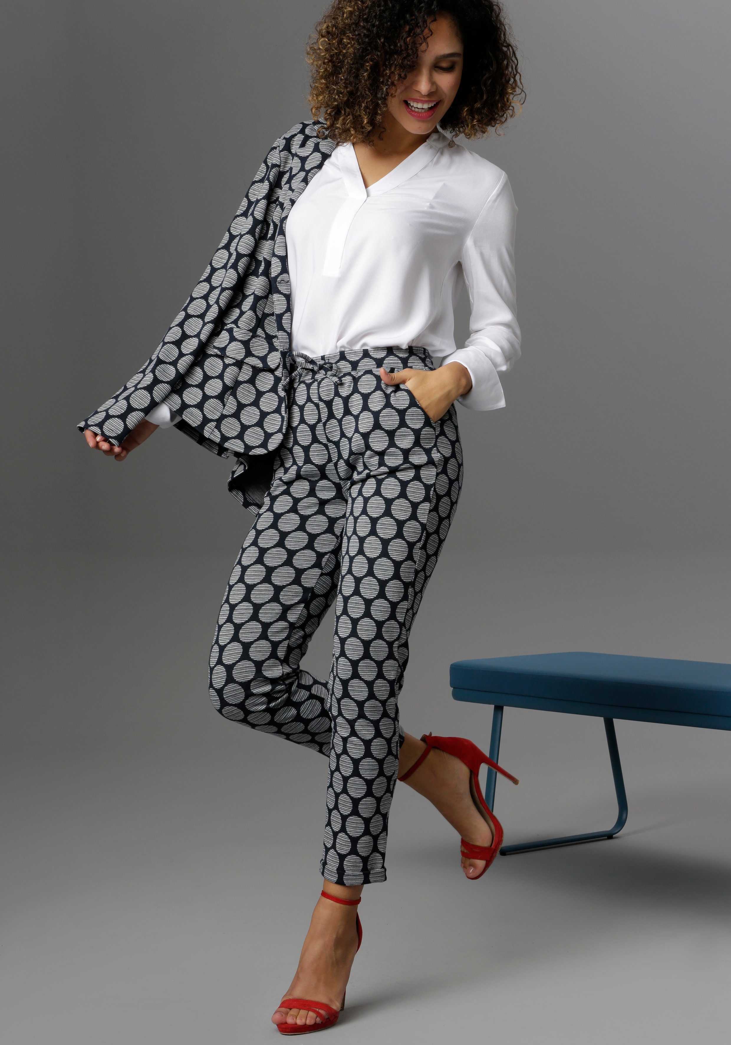 Aniston SELECTED Jerseyblazer mit gestreiften Punkten