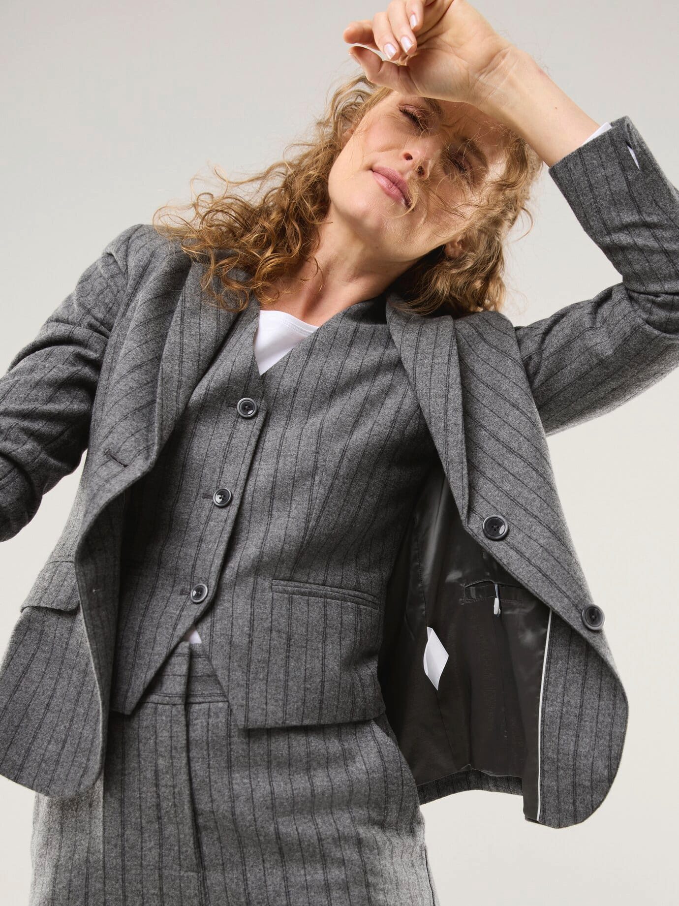 Walbusch Jackenblazer Damen Blazer aus Premiumflanell Reverskragen, Reverskragen