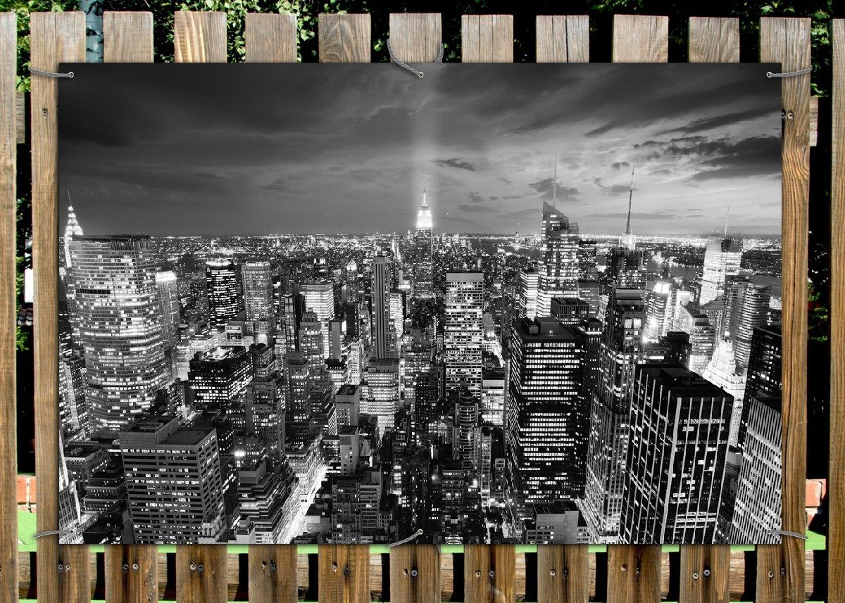 Thumbnail - Wallario Sichtschutzzaunmatten New York bei Nacht - Panoramablick über die Stadt - schwarzweiß