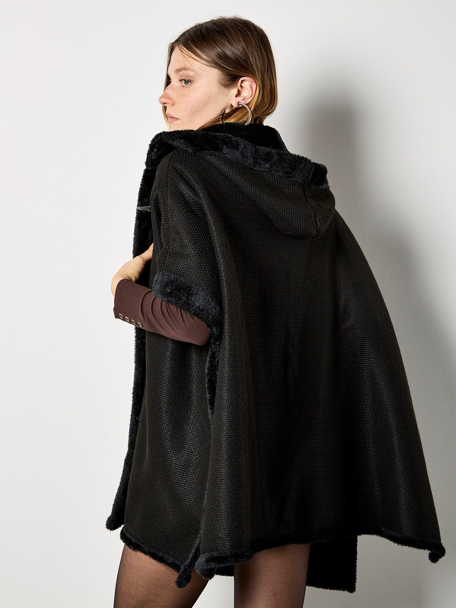 Apricot Poncho Cape mit Kunstfell