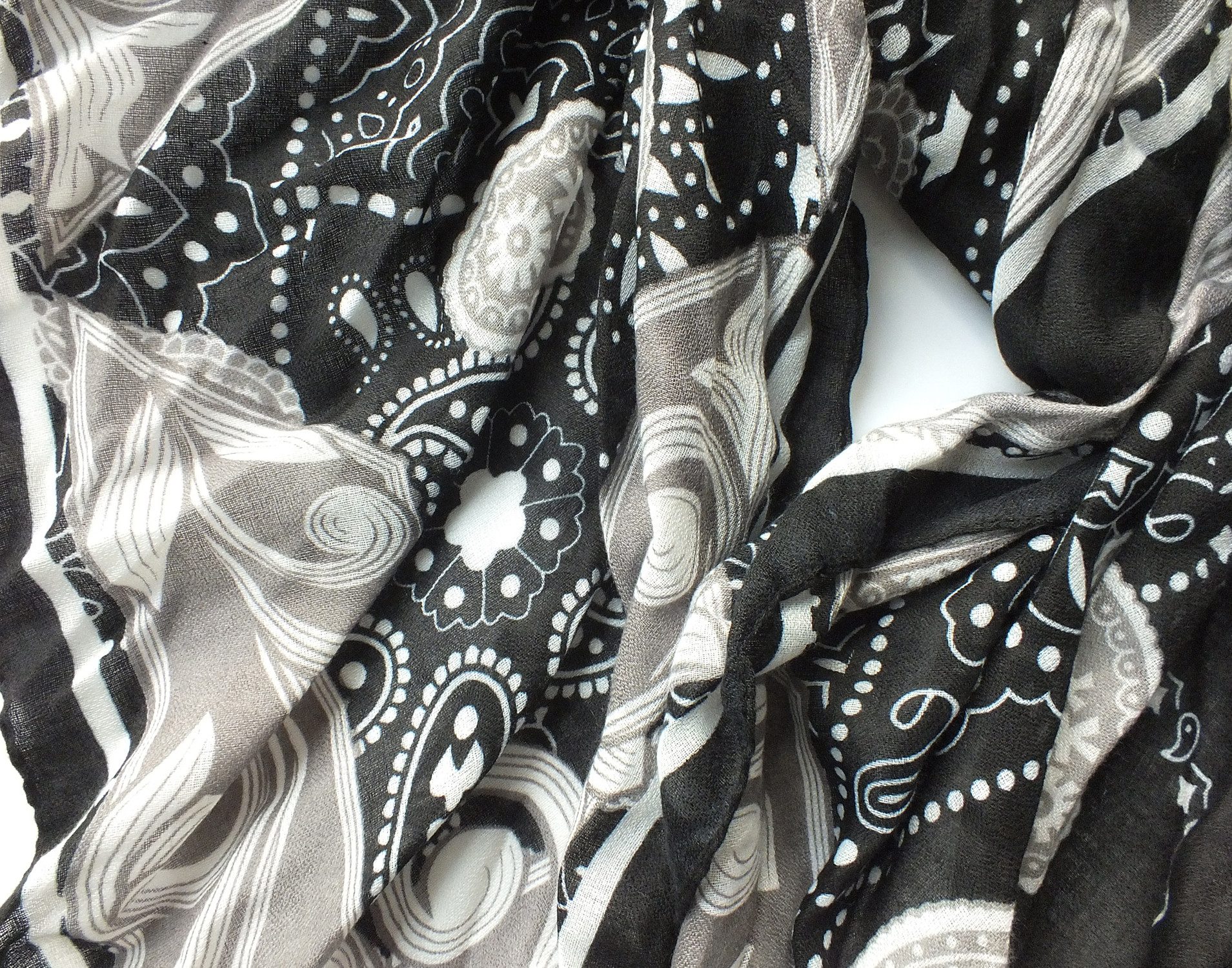 chic4home Schal Dreamy Flair, (1-St. 1-teilig), sommerlicher Damen Schal Muster 80x180cm