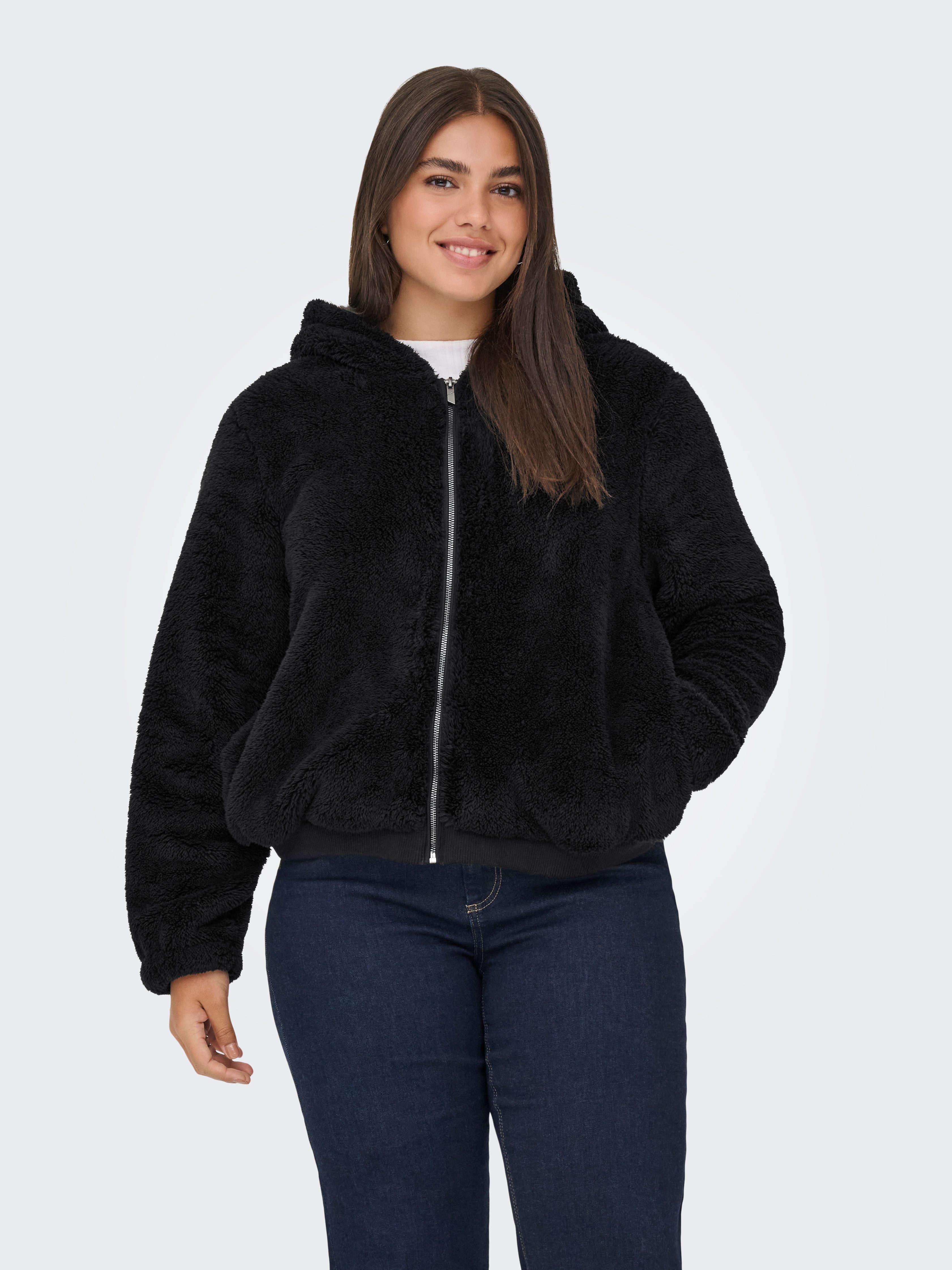 ONLY CARMAKOMA Kapuzenplüschjacke CARNEWANNA CONTACT SHERPA JCKT OTW NOOS Plüschqualität aus Kunstfaser