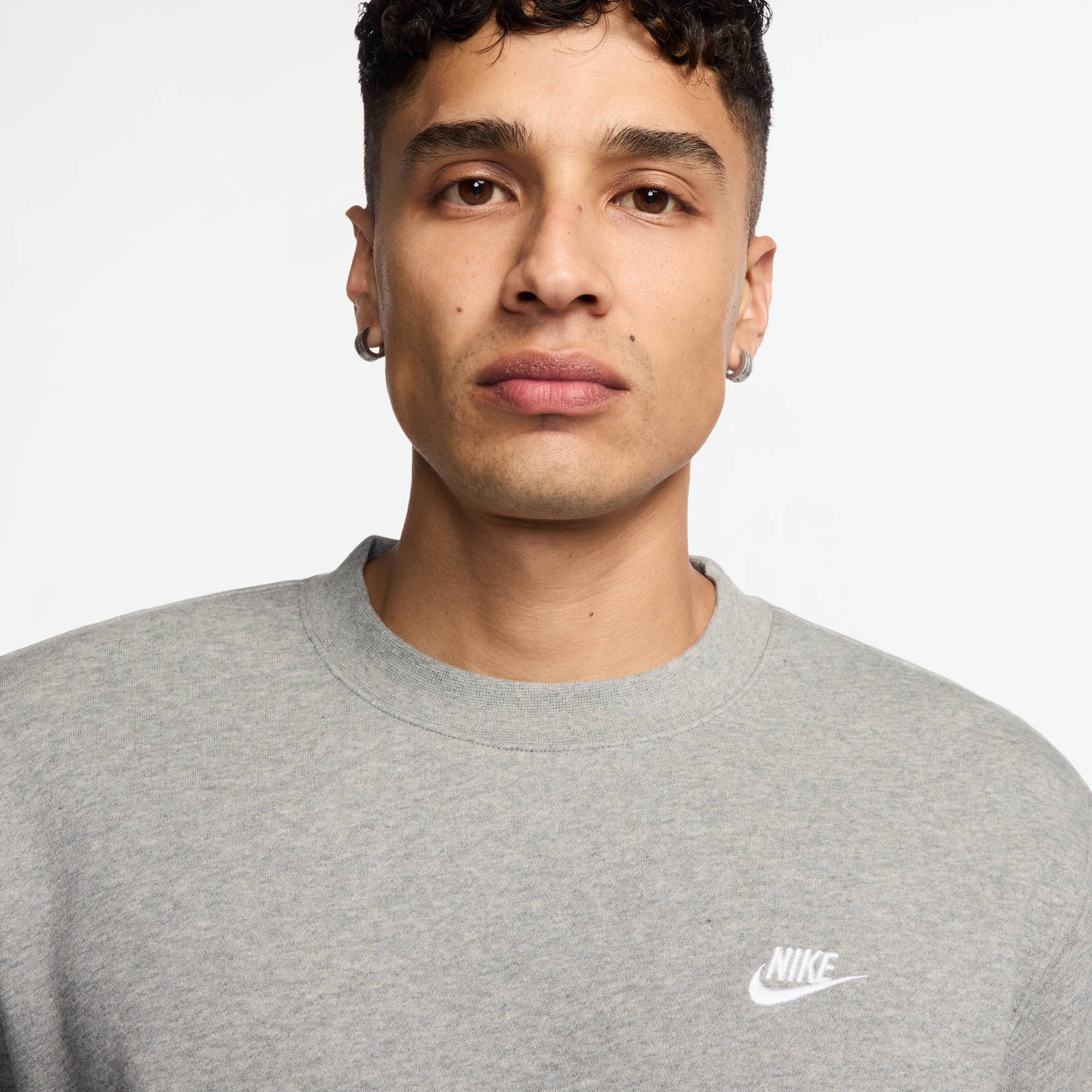 Nike Sportswear Sweatshirt M NK CLUB BB CREW kurzärmelige Ausführung, mit Rundhalsausschnitt, aus Jersey-Material