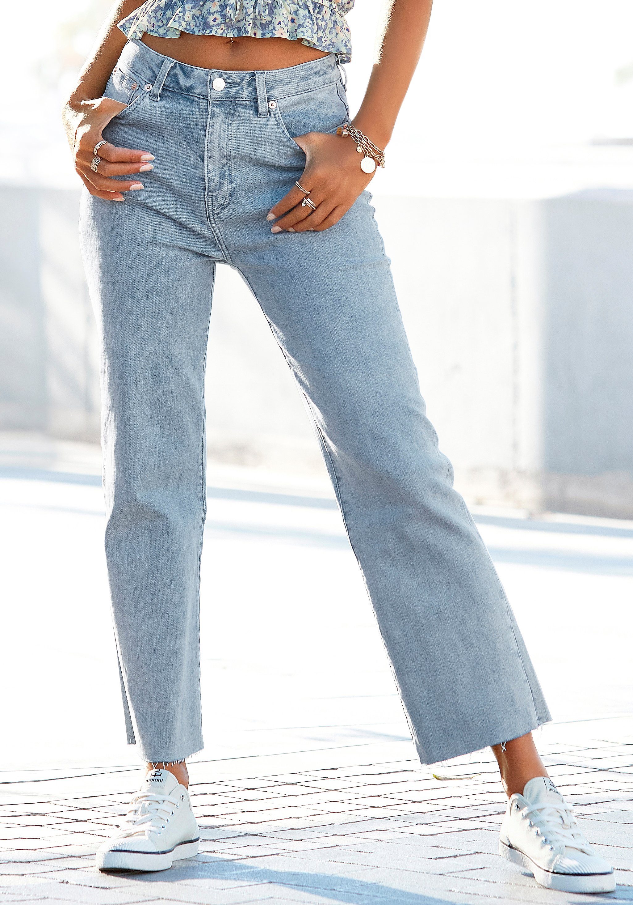 Buffalo Weite Jeans mit leicht ausgefranstem Beinabschluss, Culotte Jeans in 7/8-Länge