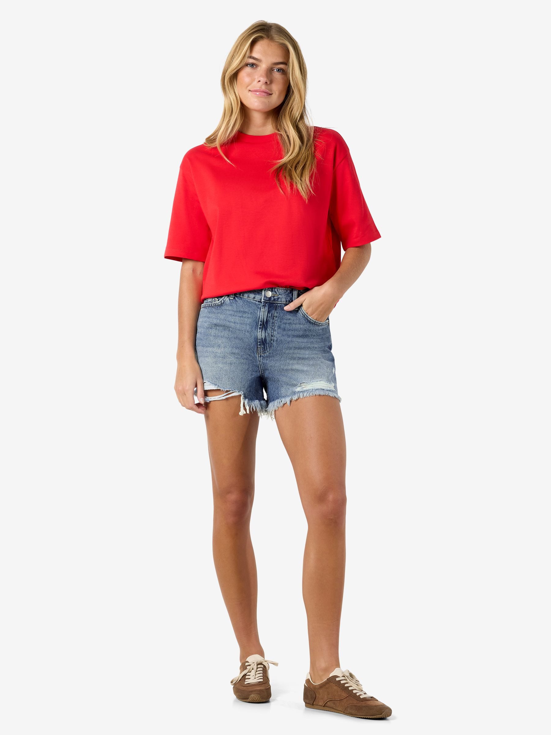 Noisy may Jeansshorts Hoher Bund Fransen Saum Used Look Bequeme Passform für Damen (1-tlg) Baumwolle Normal Fit Einfarbig atmungsaktiv Reißverschluss