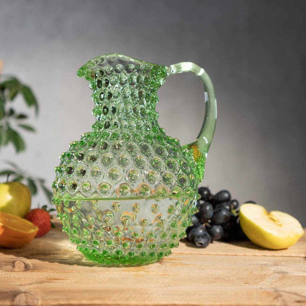 KLIMCHI Wasserkrug für 2 Liter; Hobnail Krug aus mundgeblasenem Glas mit Nuppenstruktur