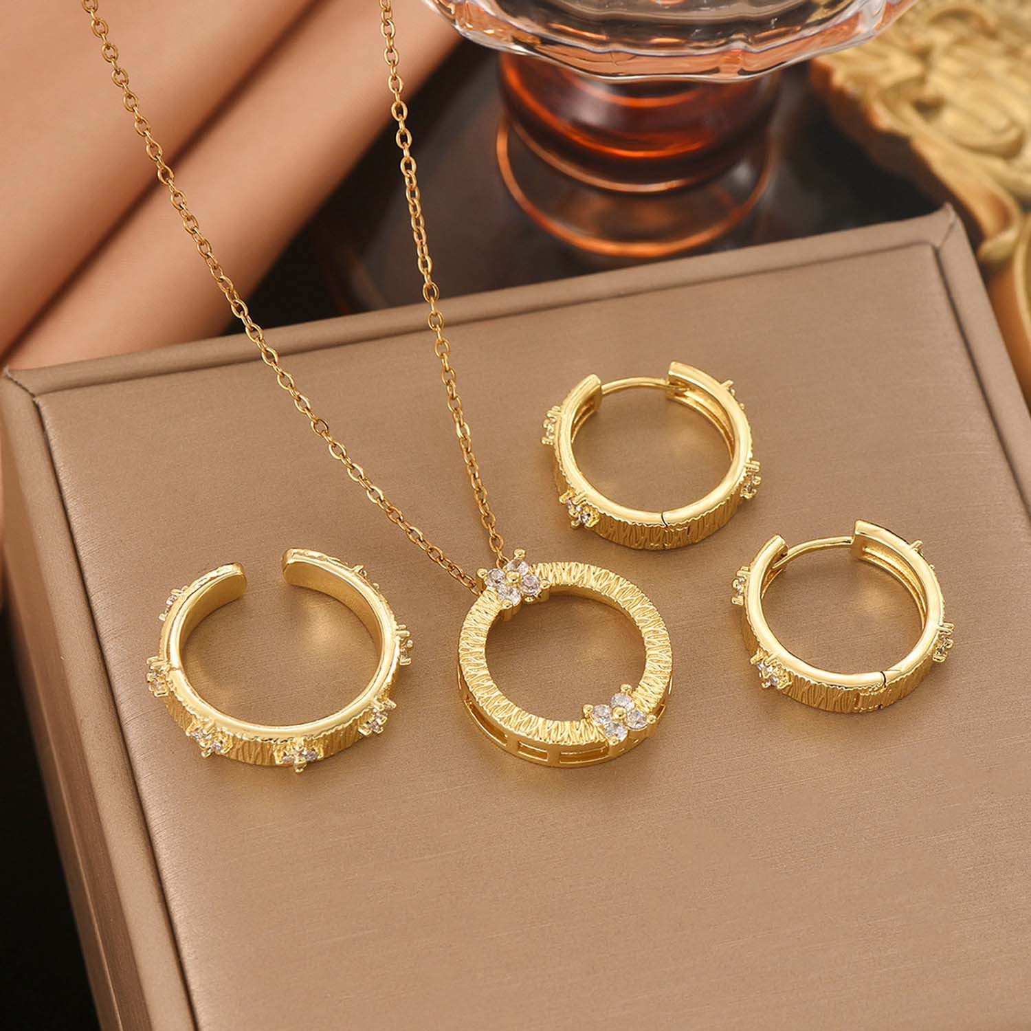 trends for living Schmuckset Schmuckset aus goldfarbener Halskette Ohrringe günstig online kaufen