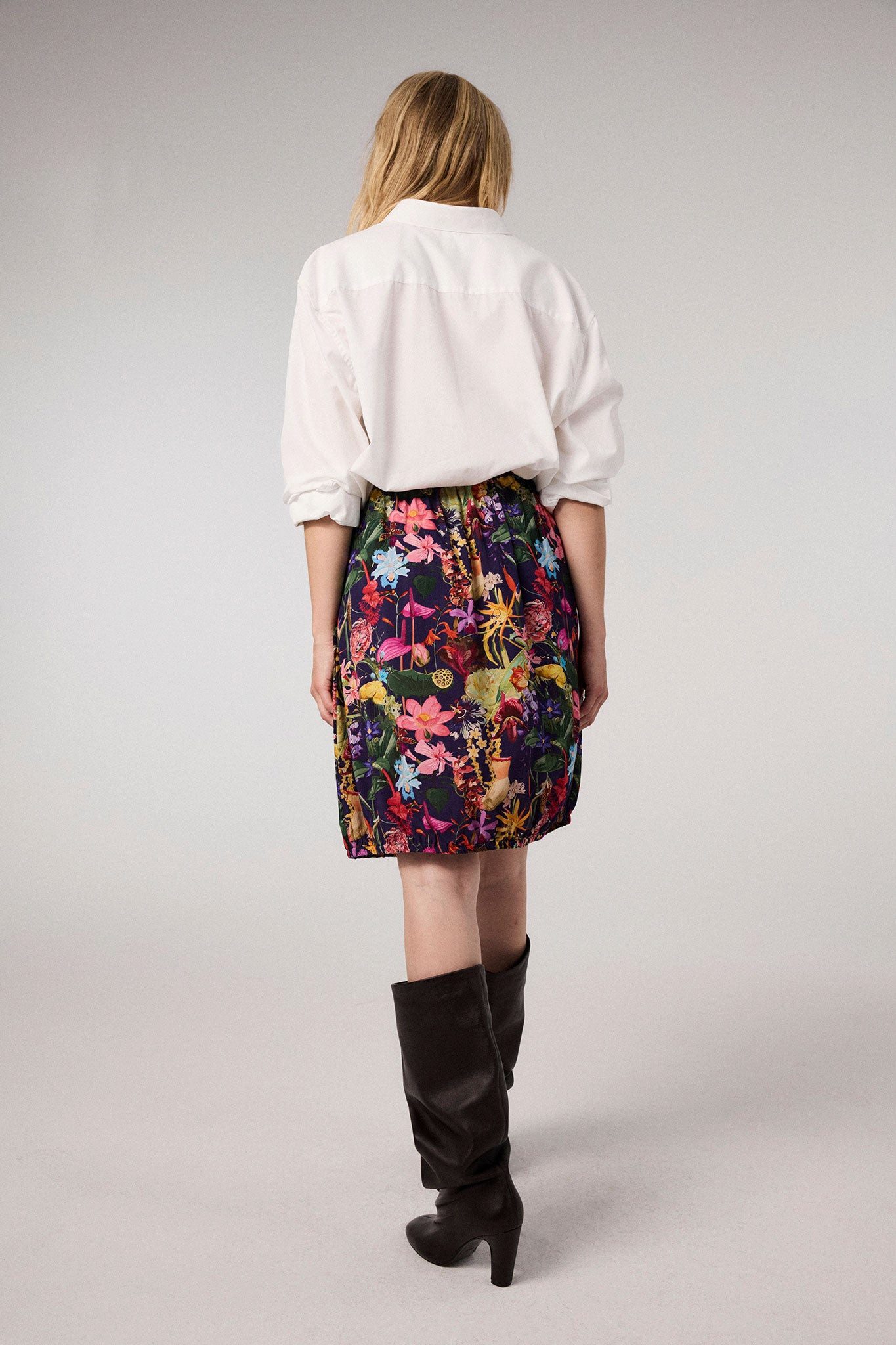 Himalaya Clothing Strickrock Damen mit lebendigem Blumenprint - Damen Midirock aus edler Viskose Weicher, fließender Blumen Rock mit hohem Komfort