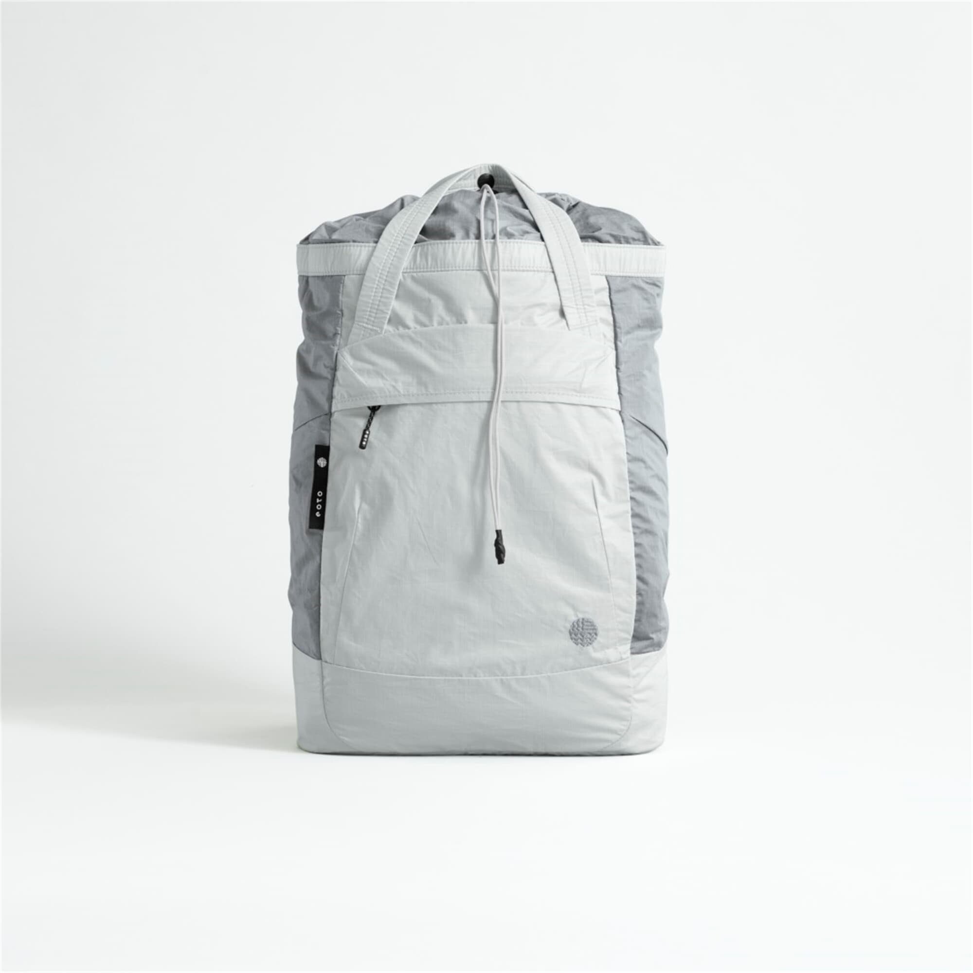 eoto Rucksack AIR MIST:IFY Daypack, nachhaltig, 24 L Weiß / Grau