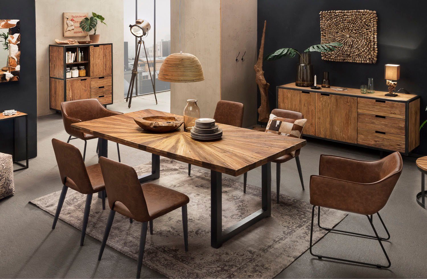 SIT Esstisch Adana aus recyceltem Teak mit Sonnenmuster & Kufengestell, 50 mm starke Teakplatte mit Sonnenmuster & stabilem Kufengestell