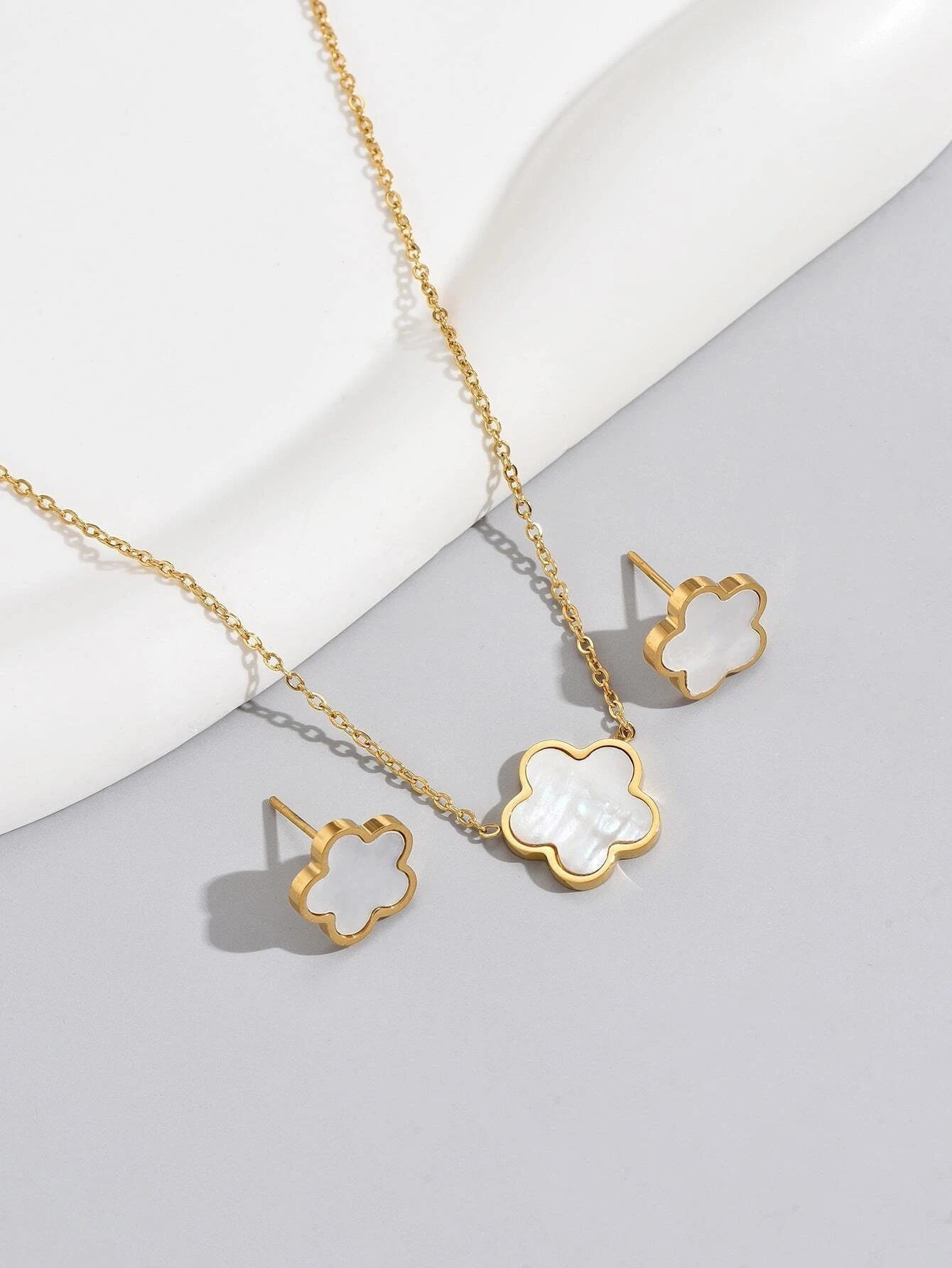 GOLDKLEIN Schmuckset Blumen Edelstahl Ohrringe Halskette günstig online kaufen