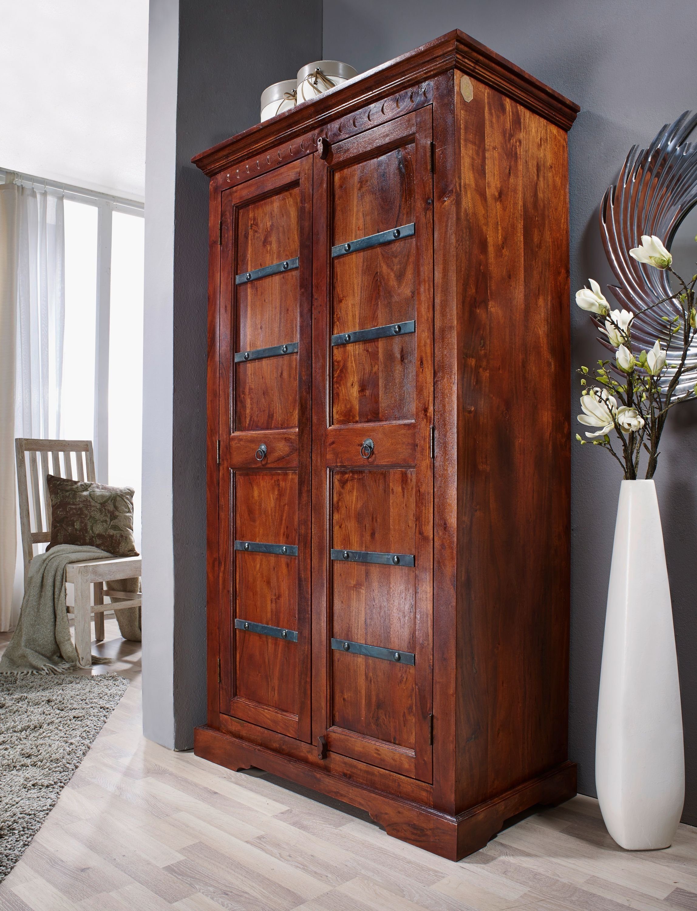 Massivmoebel24 Dreh-/Schwebetürenschrank #401 (Schrank Akazie 97x50x176 günstig online kaufen