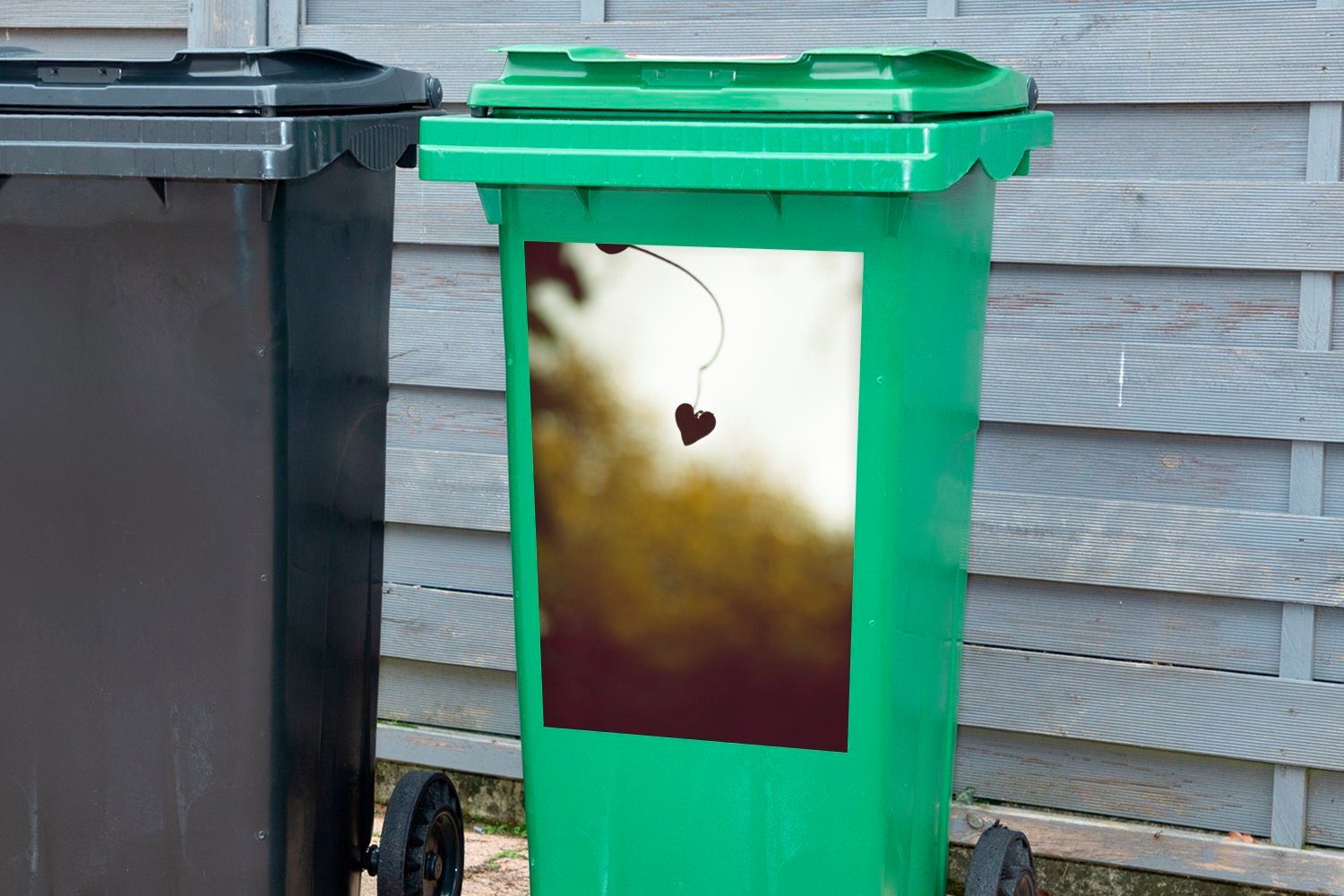 MuchoWow Wandsticker - (1 Mülltonne, Container, Laub Abfalbehälter Herbst Sticker, St), - Herz Mülleimer-aufkleber