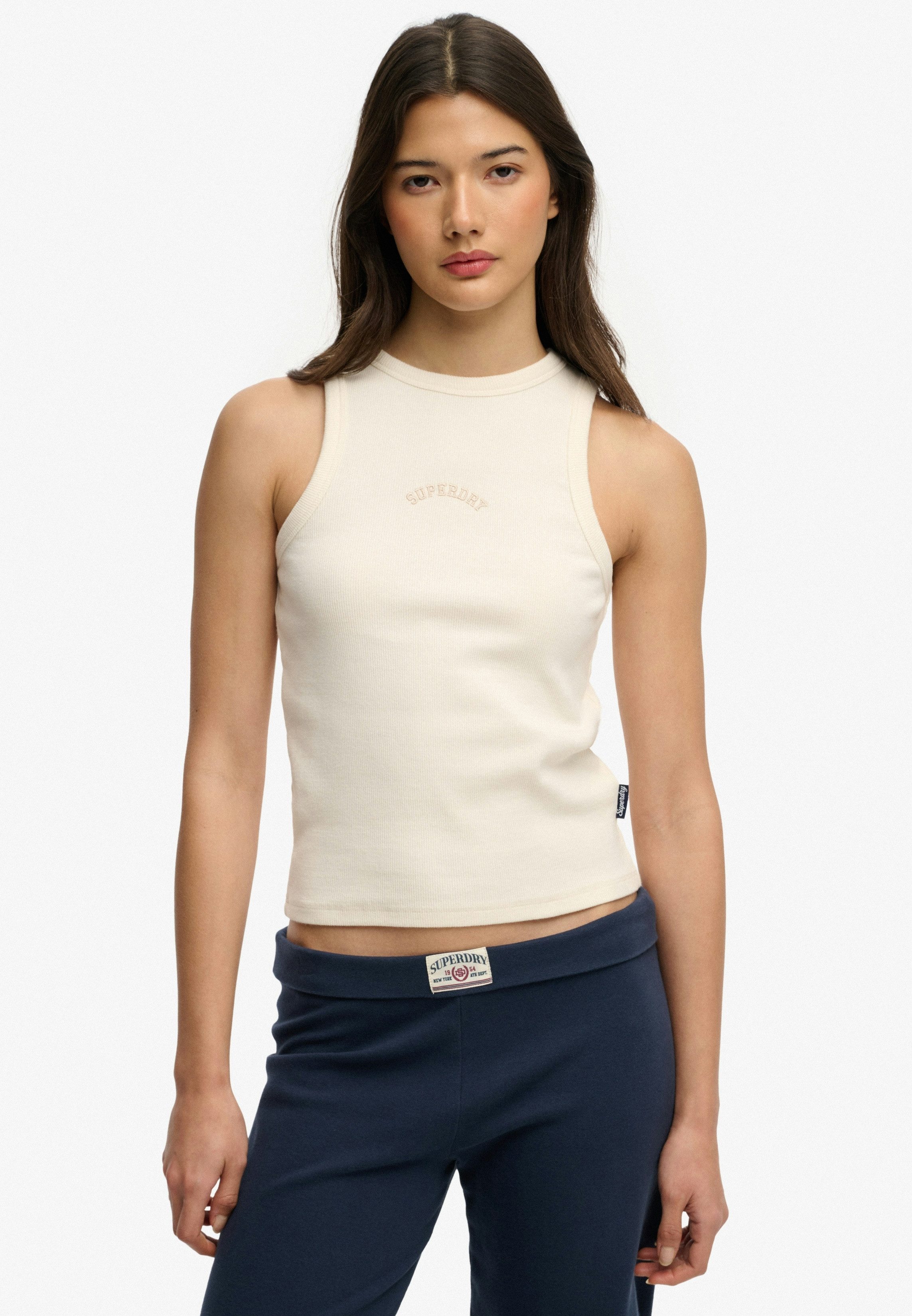 Superdry Tanktop ESSENTIAL LOGO RACER VEST aus Baumwolle, Regular Fit, mit Rundhalsausschnitt, ärmelloses Design