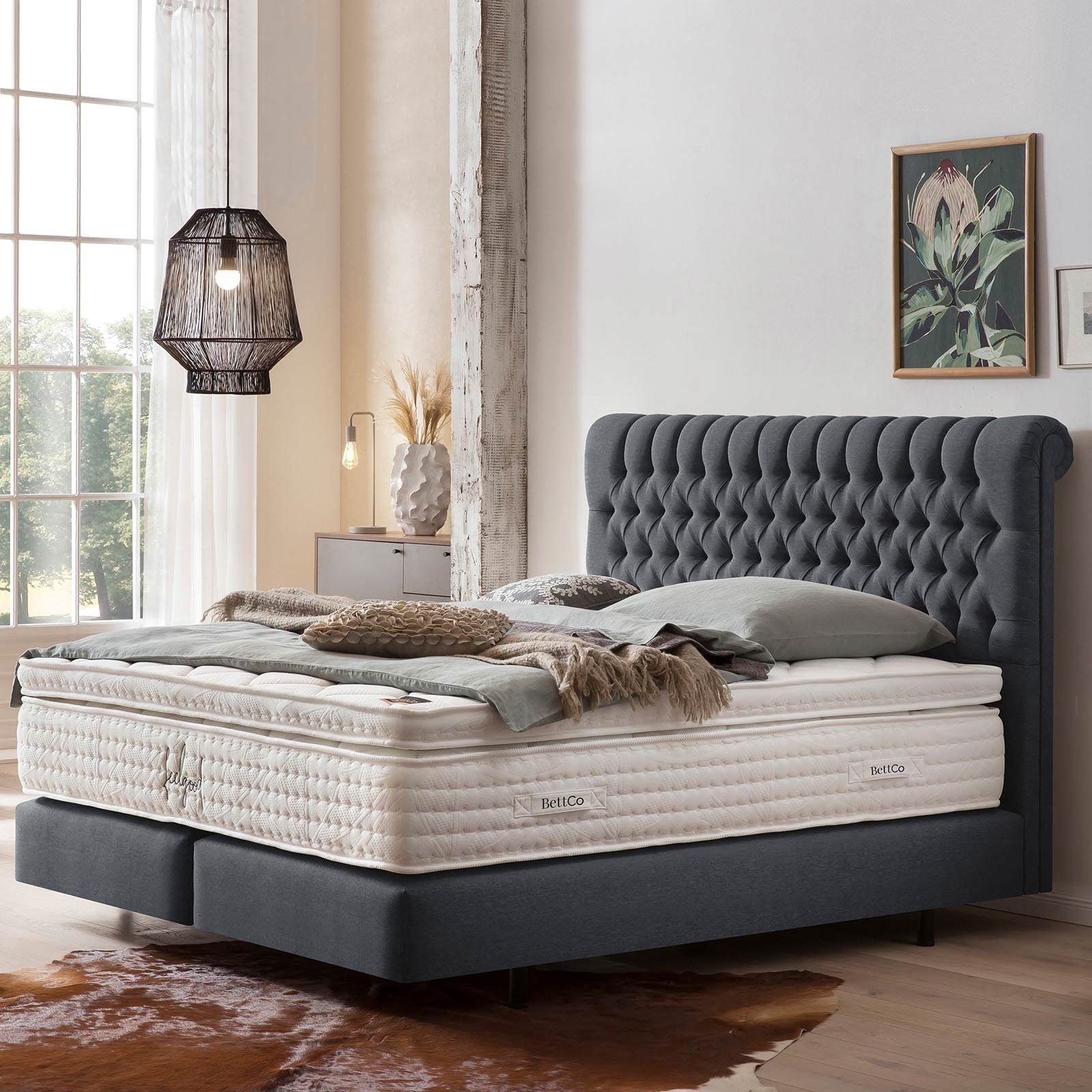 BettCo Boxspringbett Chester (in Anthrazit Webstoff, in Anthrazit Webstoff), Chesterfield-Design + optionaler Topper, Schwebeoptik