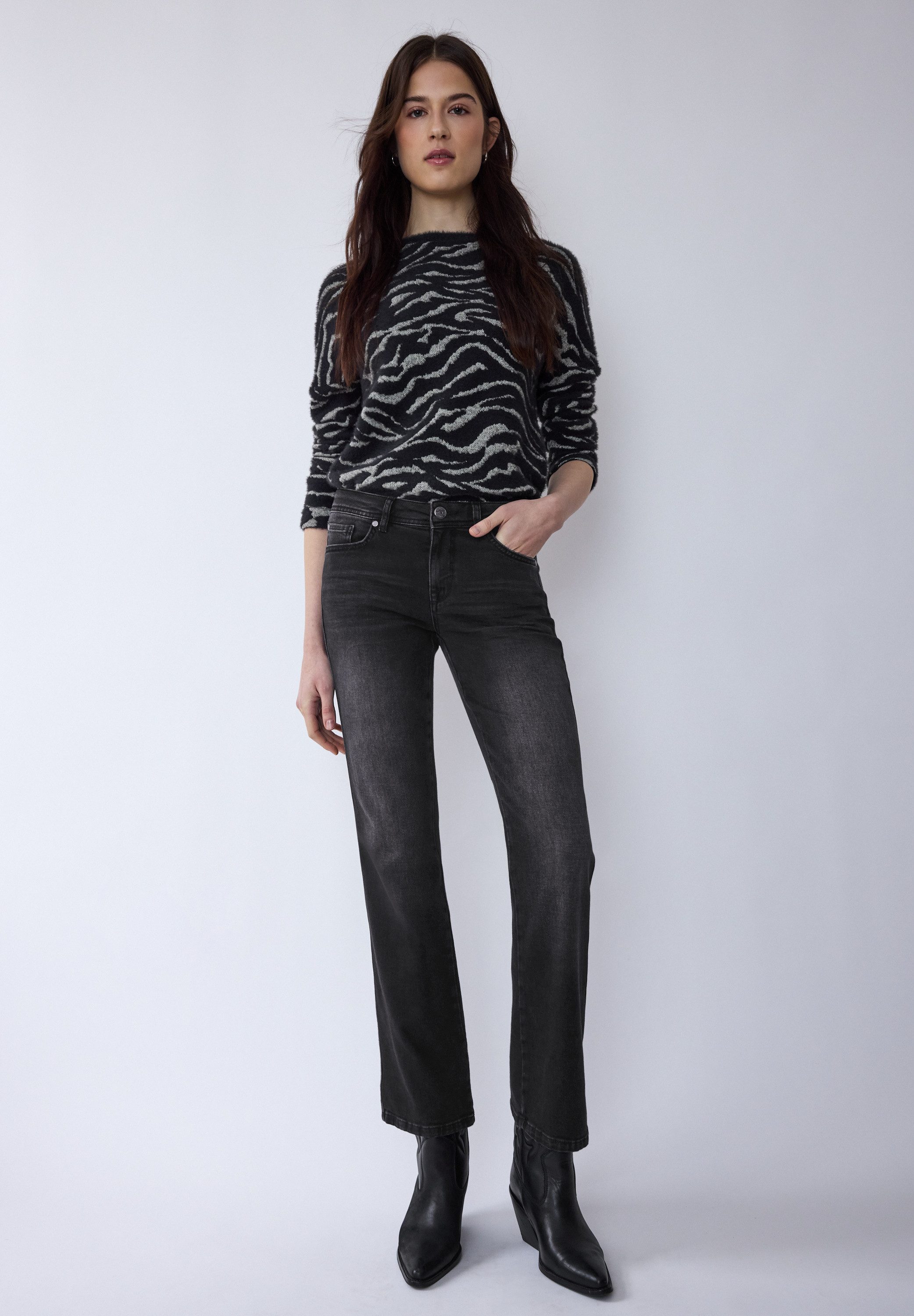 STREET ONE STUDIO Bootcut-Jeans 5-Pocket-Style