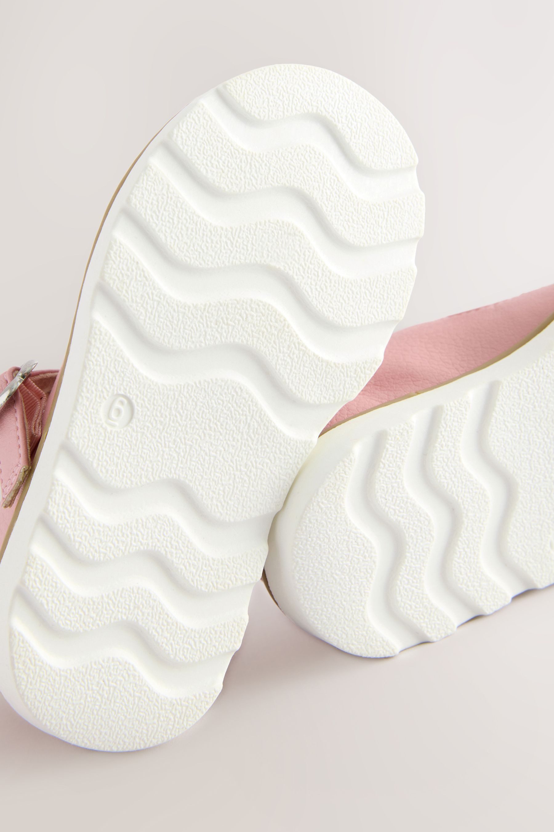 Next T-Steg-Schuhe, weite Passform T-Strap-Sandale (1-tlg)