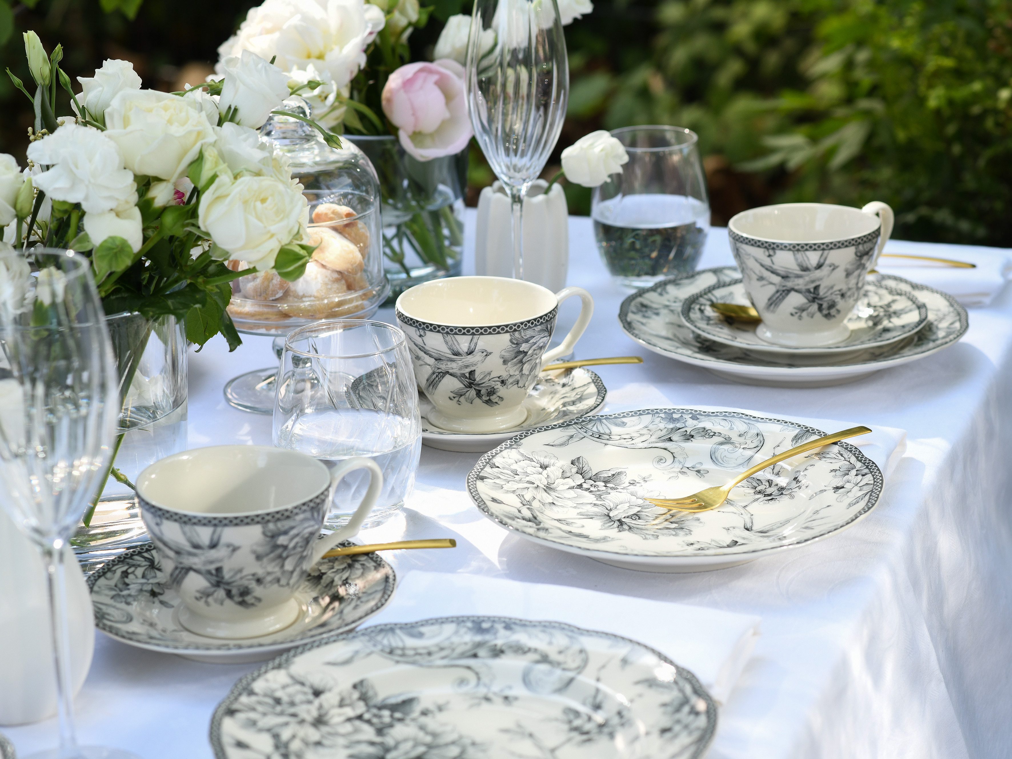 CreaTable Kaffeeservice Adelaide, Service 12-tlg. (12-tlg), 4 Personen, Porzellan, Nostalgischer Vintage Dekor, Elegante Form