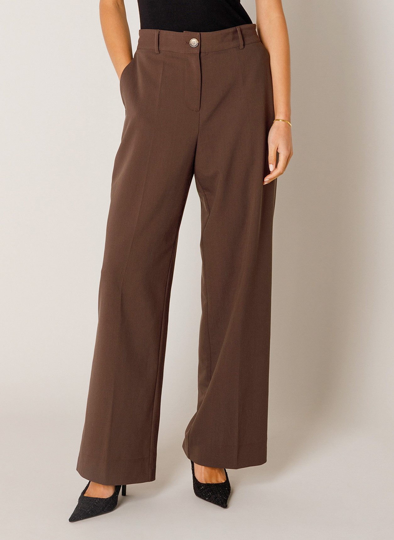 Base Level Bundfaltenhose Yuna mit Bundfalte und weitem Bein