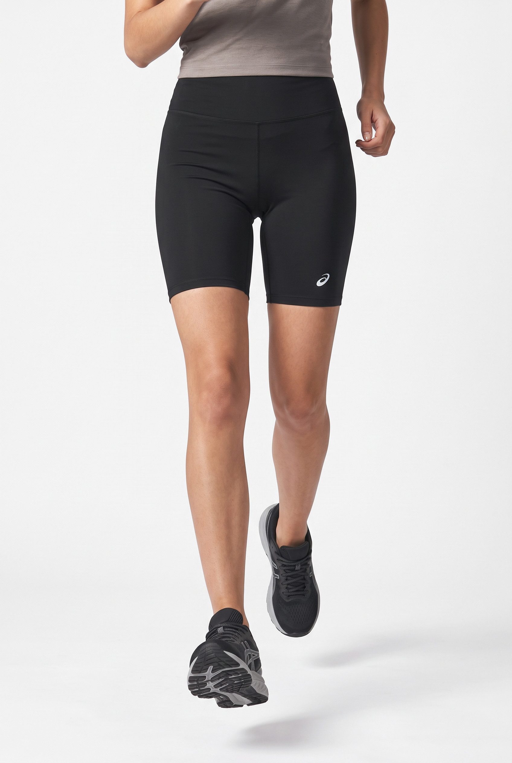 Asics Laufshorts CORE SPRINTER mit Polyester und Elasthan, bewegungsfreundliche Passform