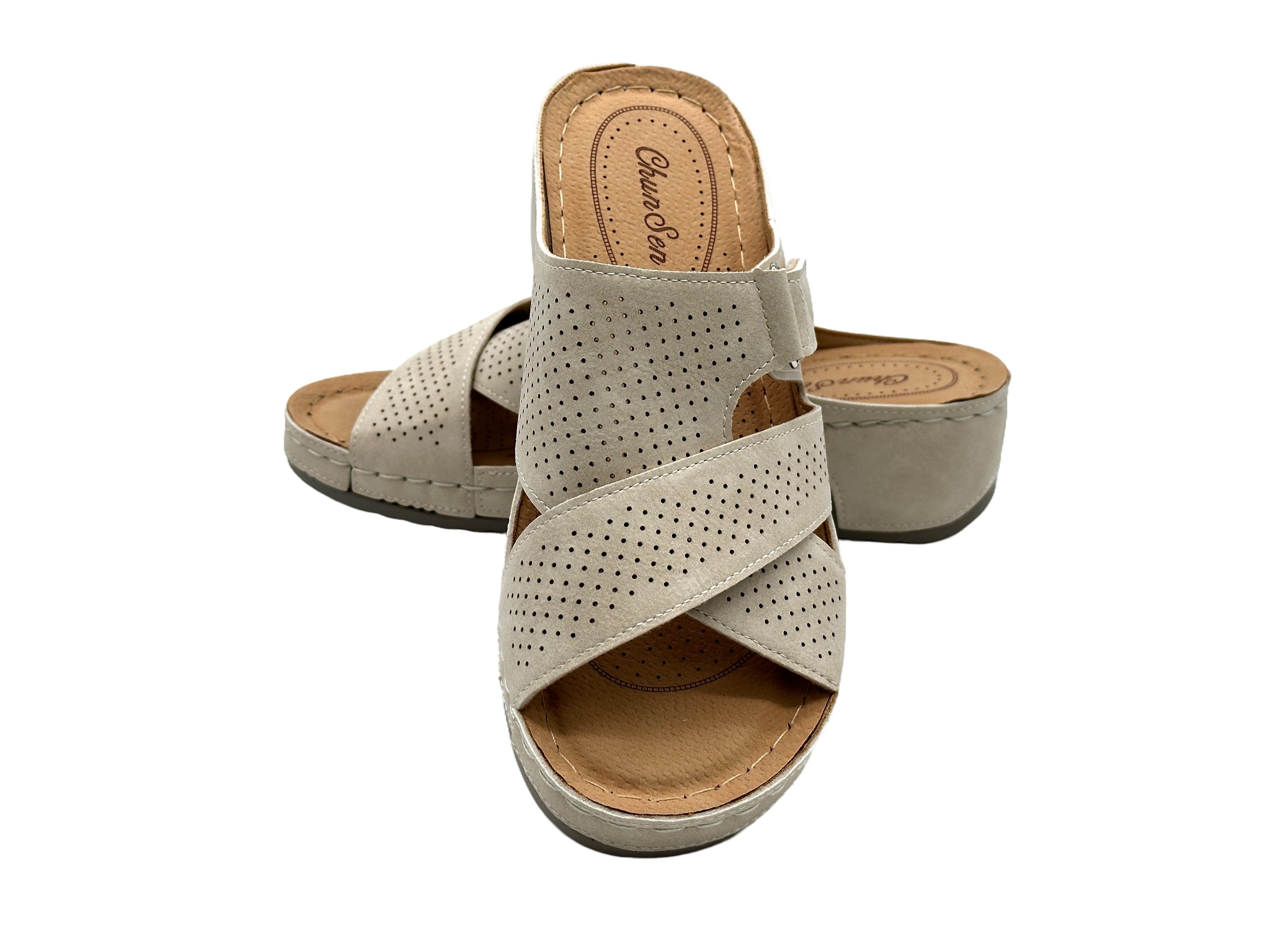 Nowaland Bequeme Damen-Pantoletten mit verstellbarem Riemen und Keilabsatz günstig online kaufen